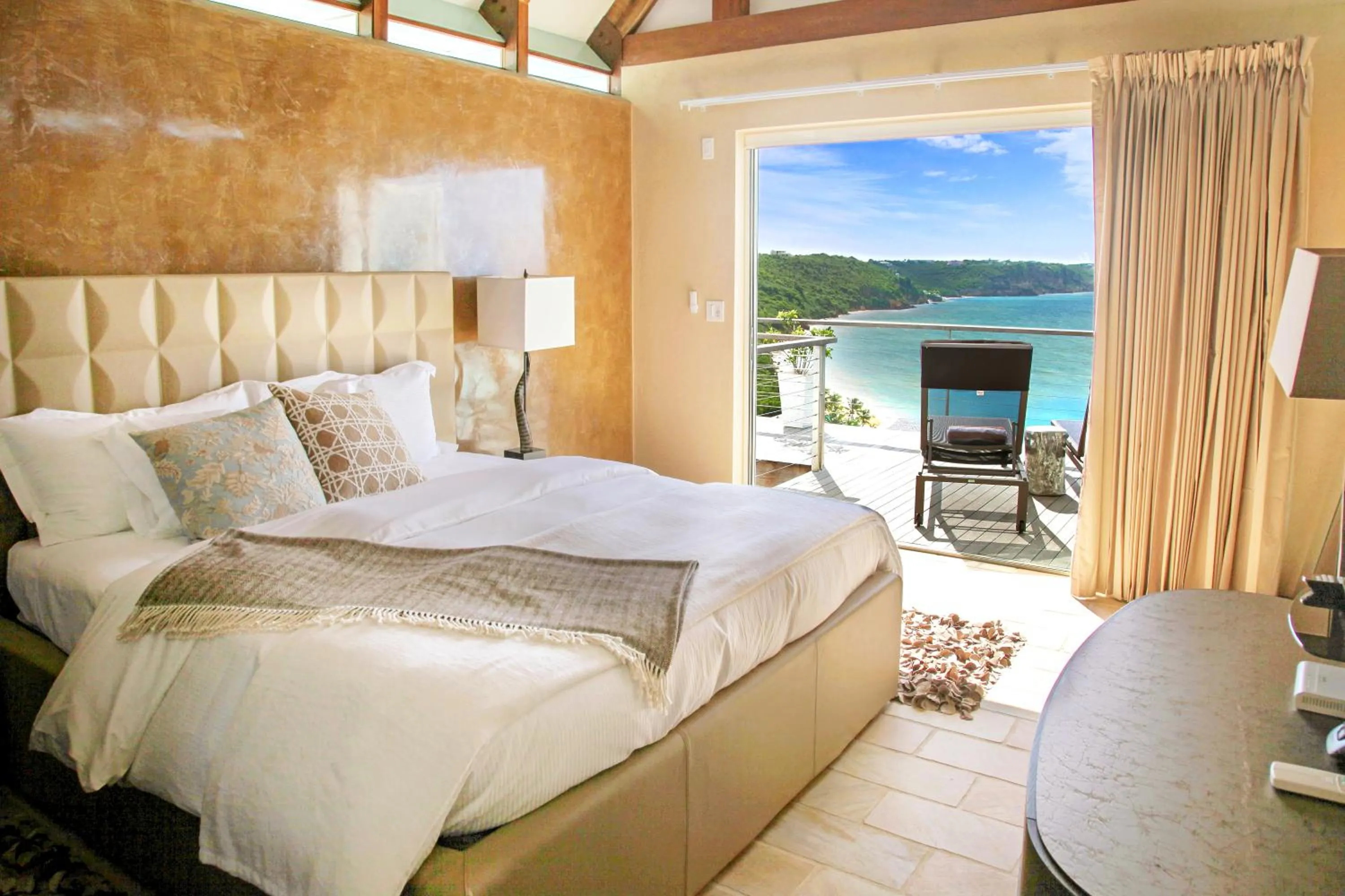 Bedroom, Bed in CeBlue Villas