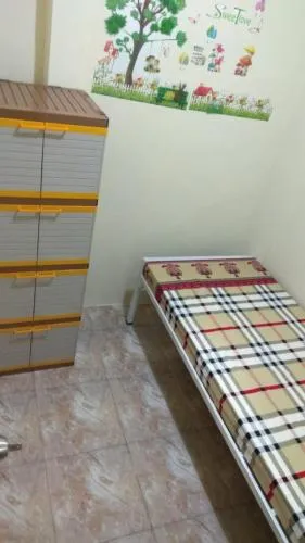 Eiffel Residence Cideng - Female Only