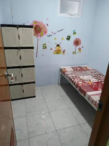 Eiffel Residence Cideng - Female Only