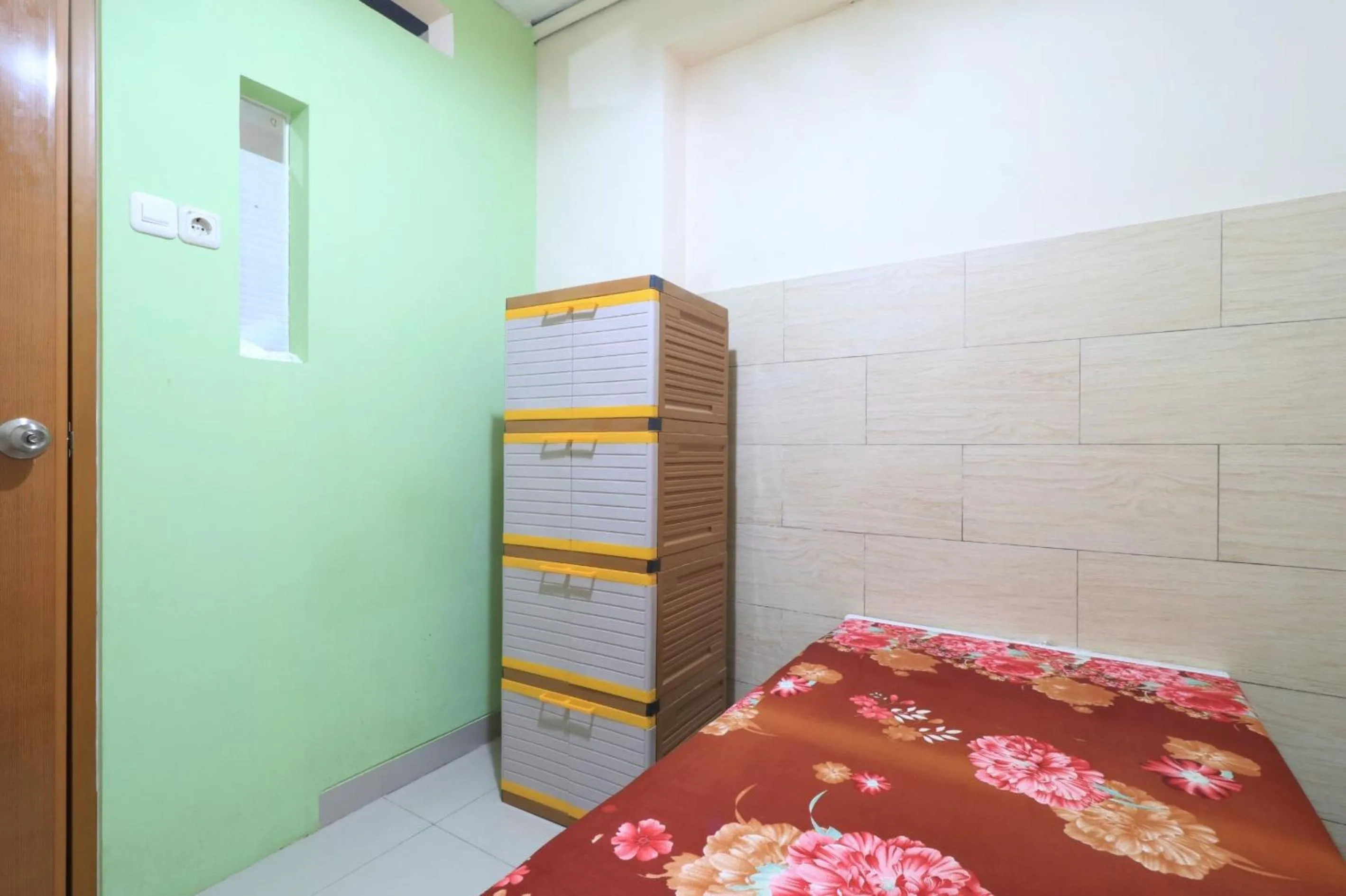 Bed in Eiffel Residence Tarakan - Female Only