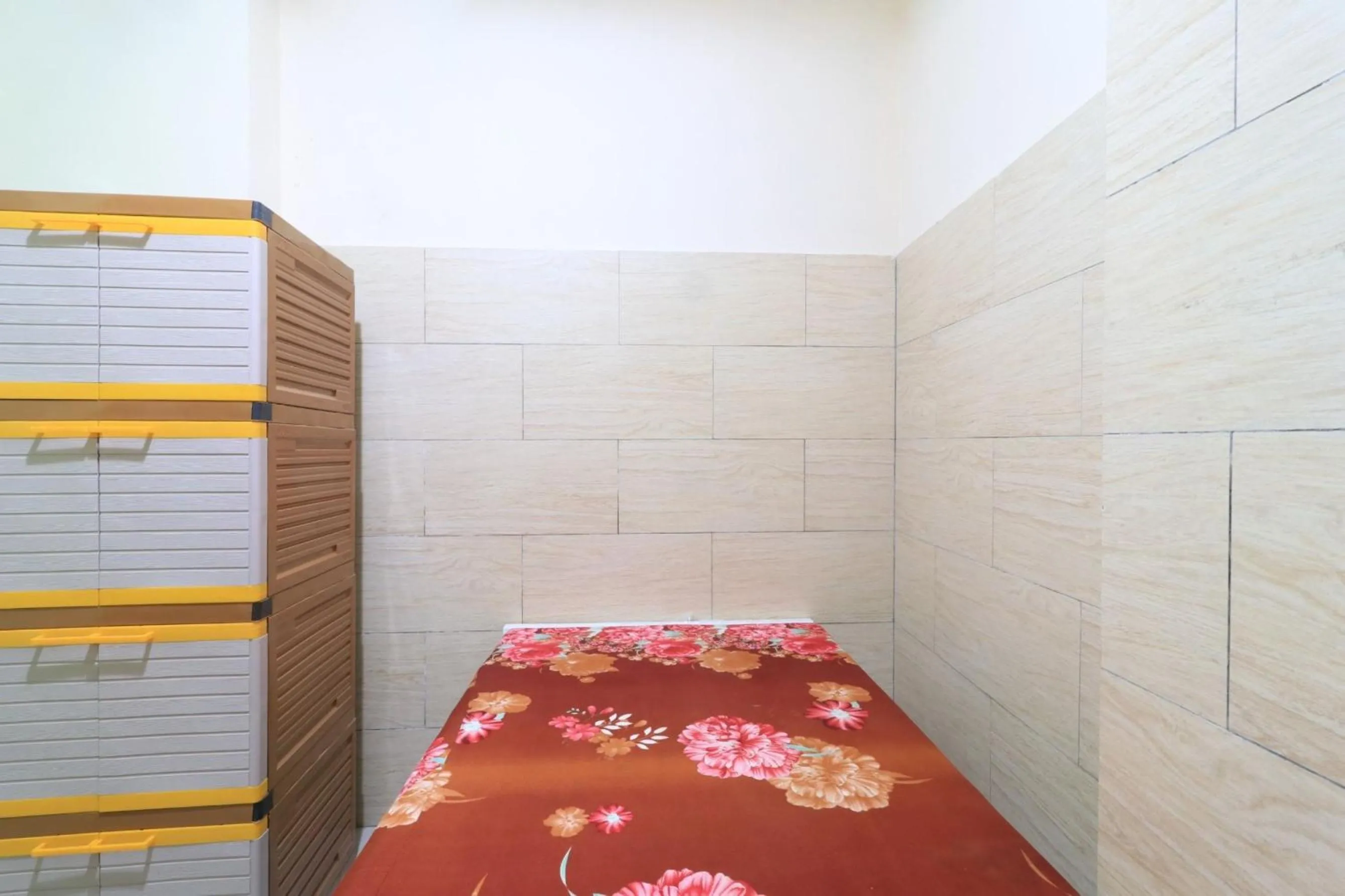 Bed in Eiffel Residence Tarakan - Female Only