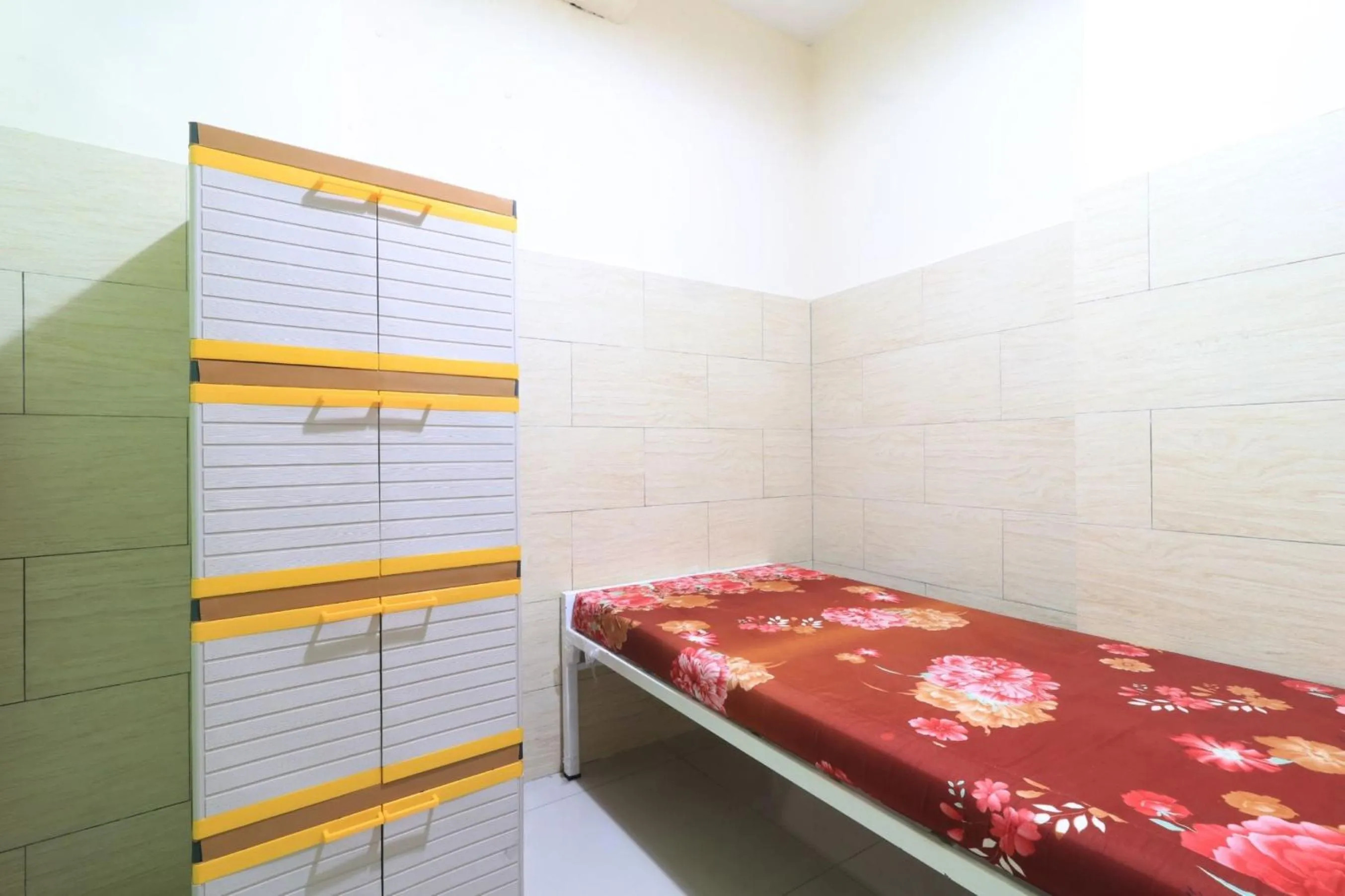Bed in Eiffel Residence Tarakan - Female Only