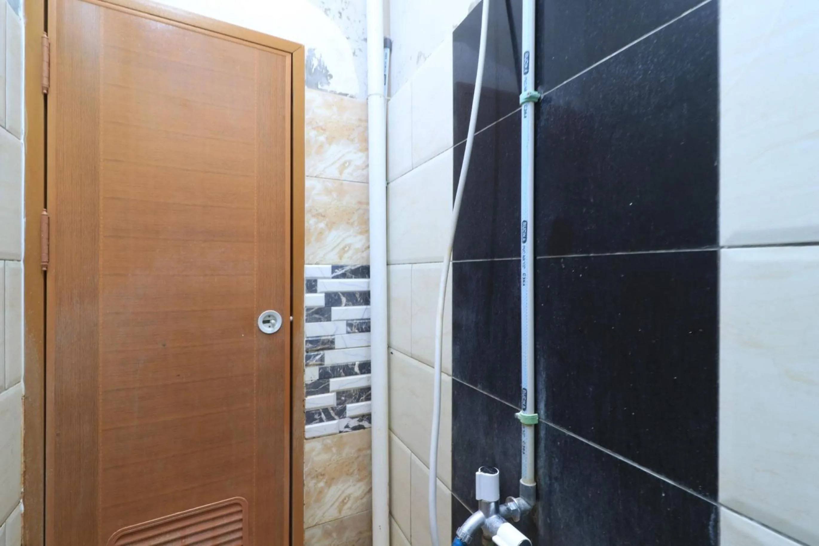 Bathroom in Eiffel Residence Tarakan - Female Only