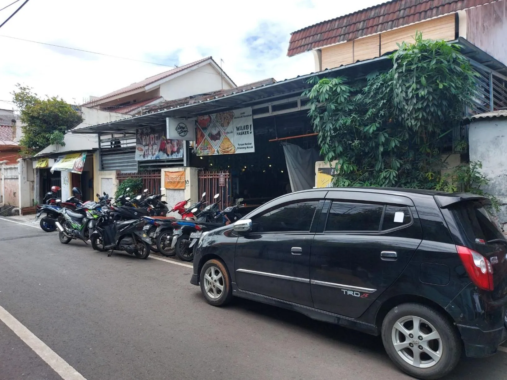 Eiffel Residence Petojo - Female Only