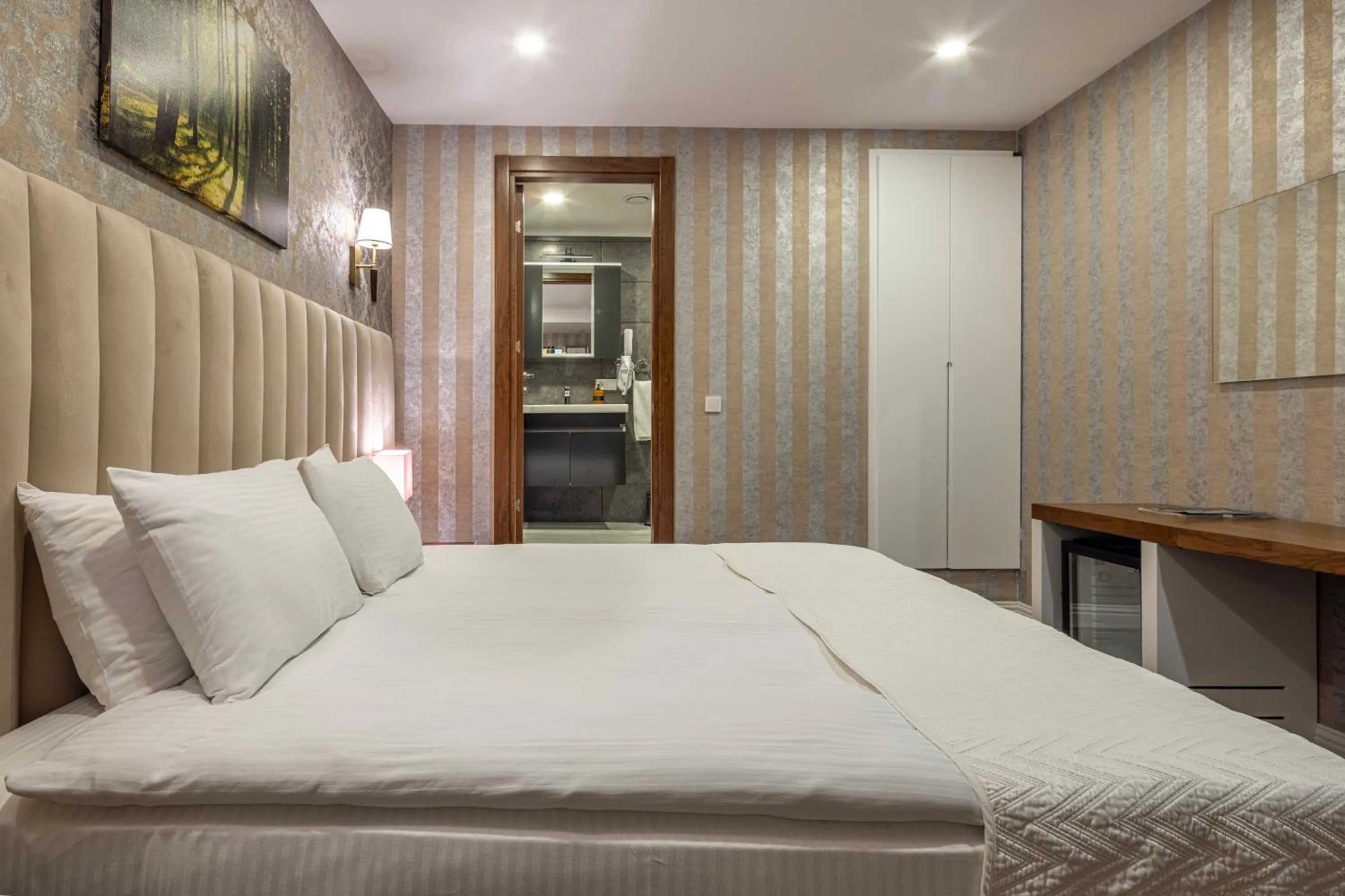 Photo of the whole room, Bed in Mr BEYAZ HOTEL