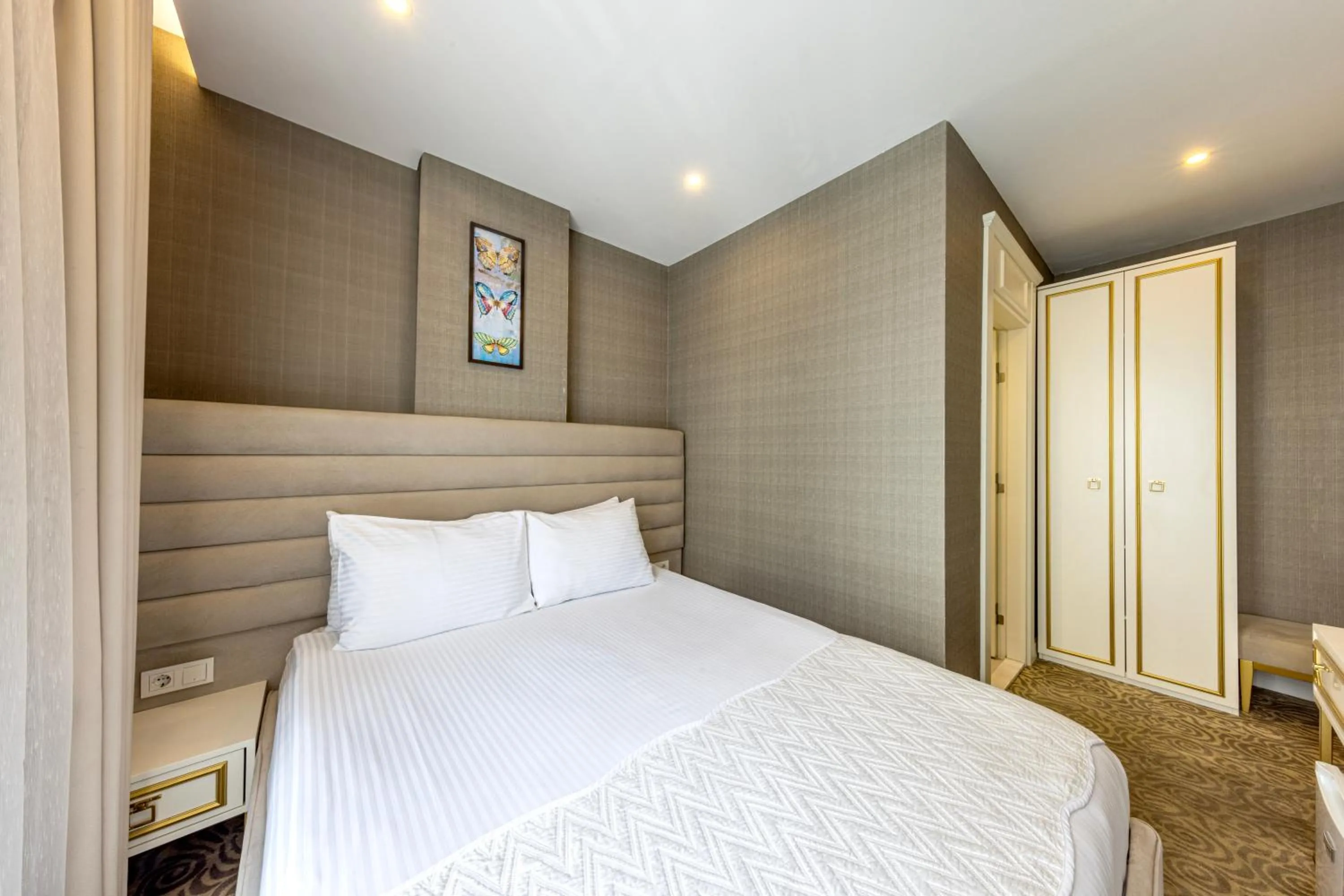 Photo of the whole room, Bed in Mr BEYAZ HOTEL