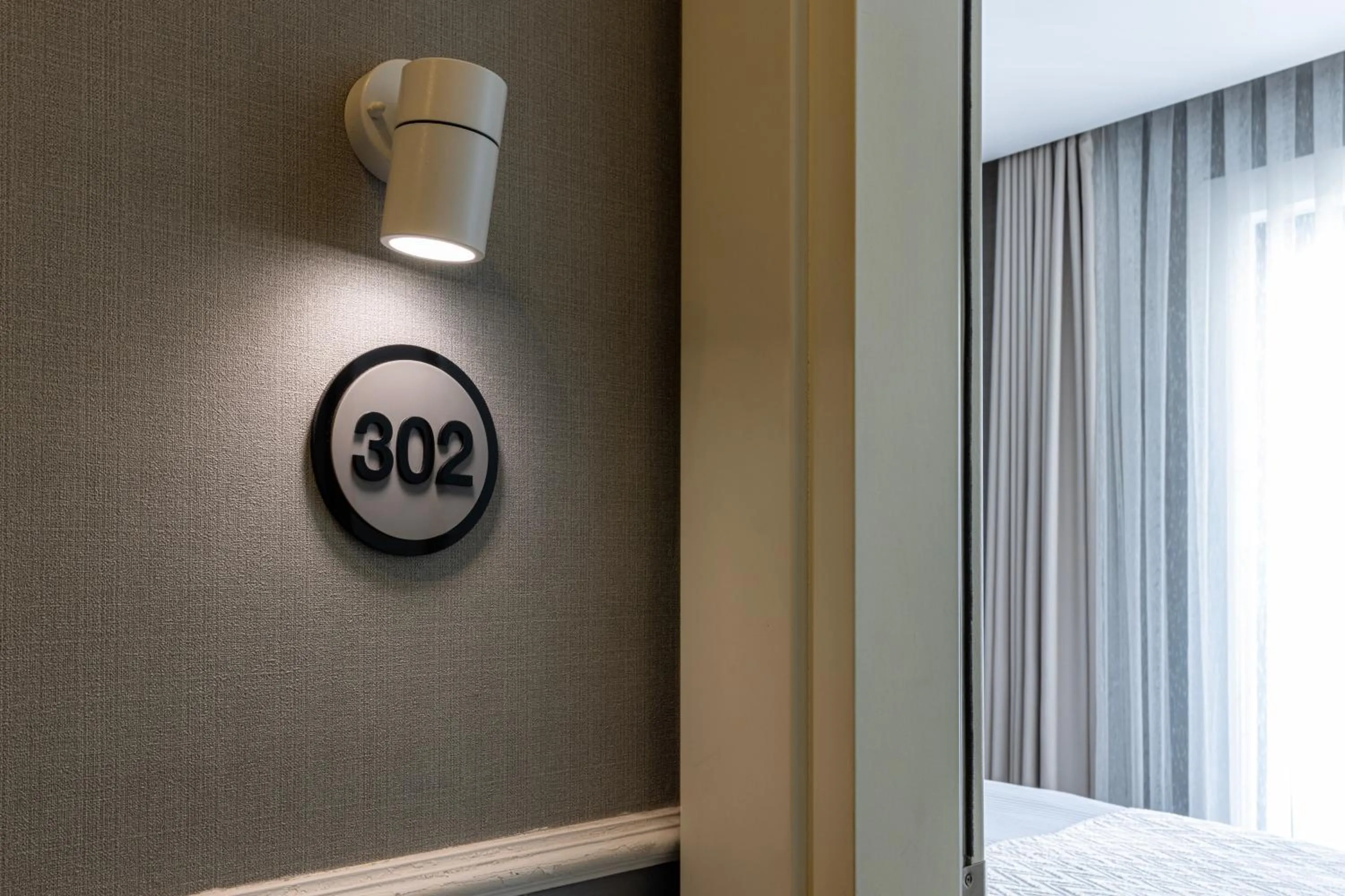 Logo/Certificate/Sign in Mr BEYAZ HOTEL