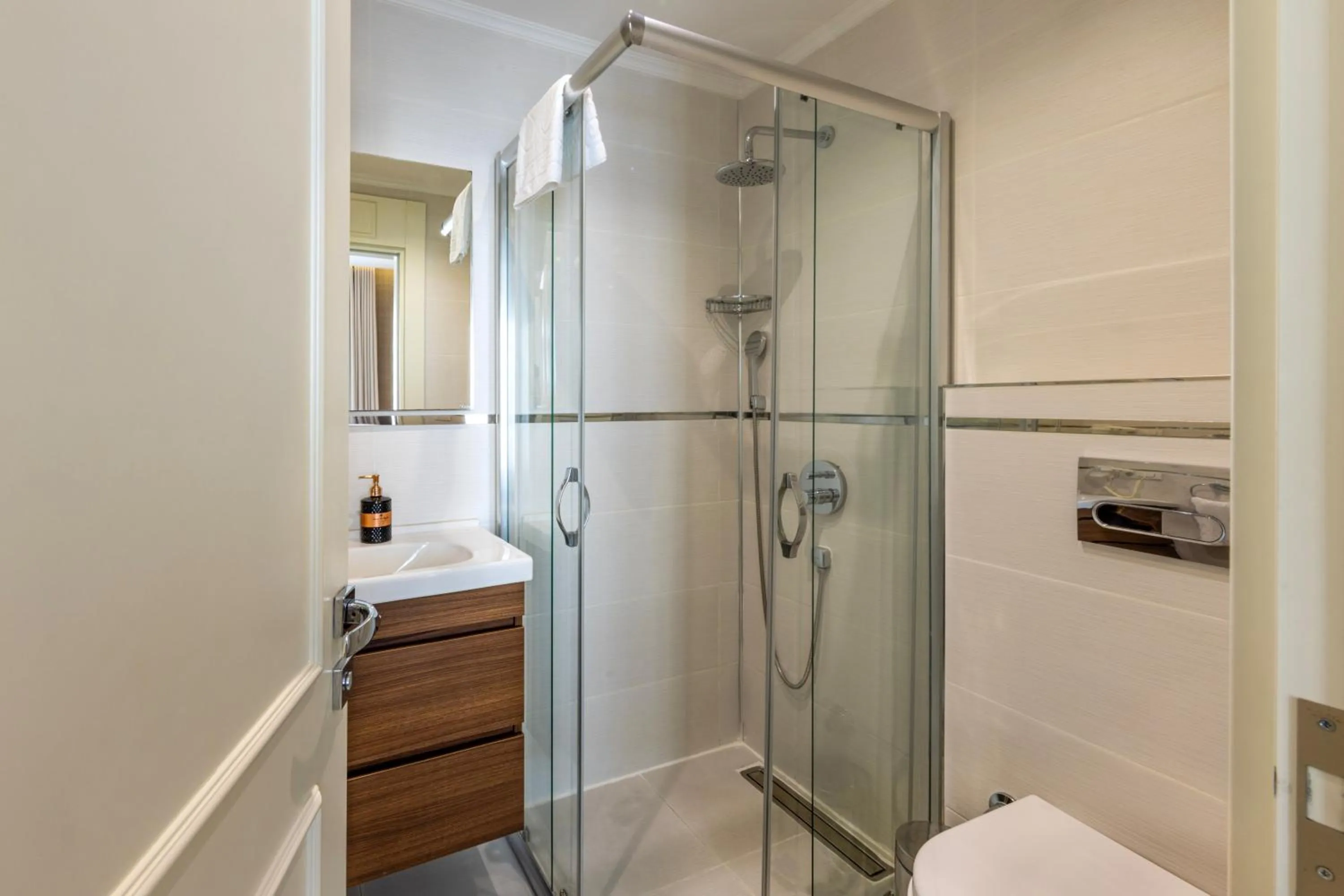 Bathroom in Mr BEYAZ HOTEL