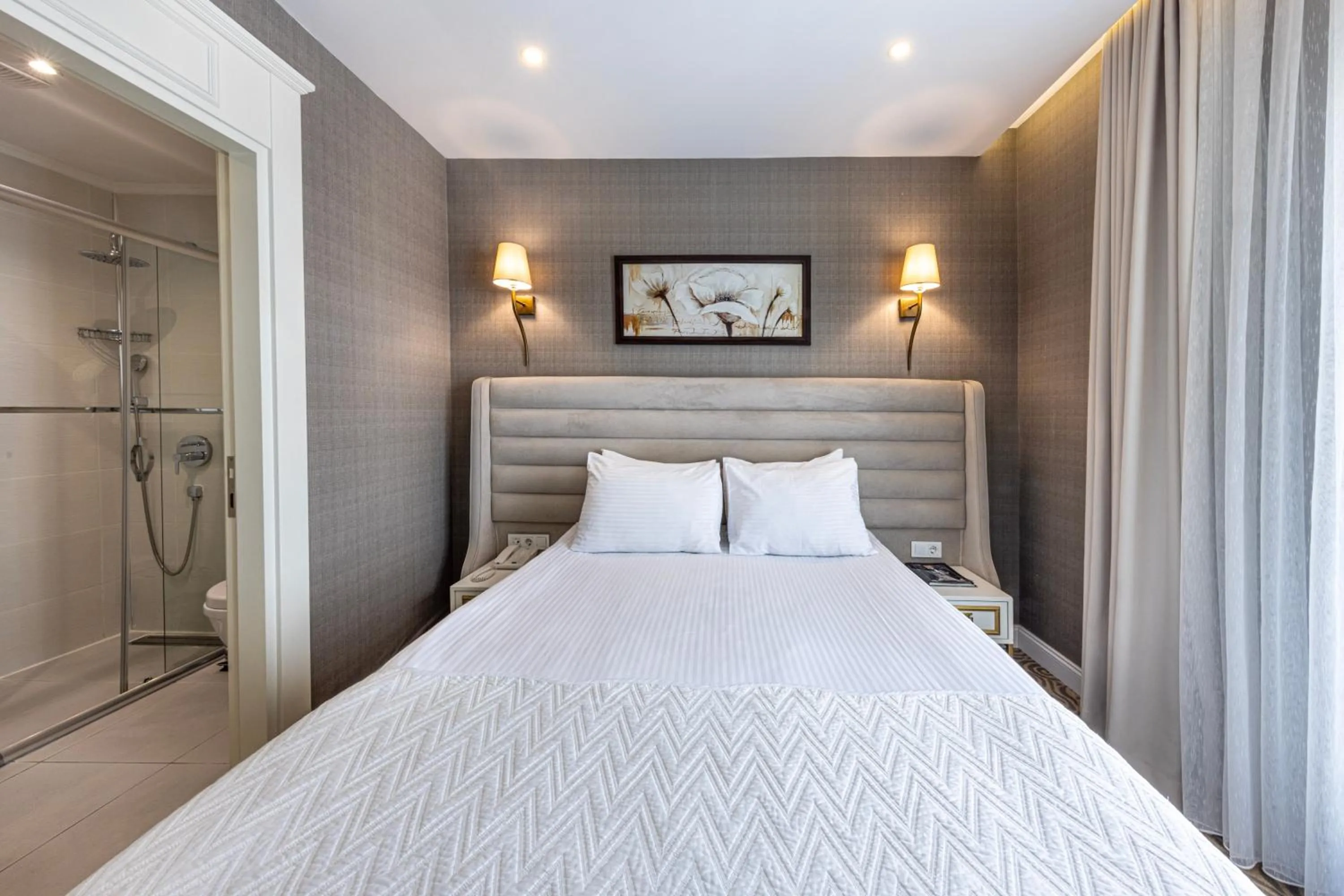 Bed in Mr BEYAZ HOTEL