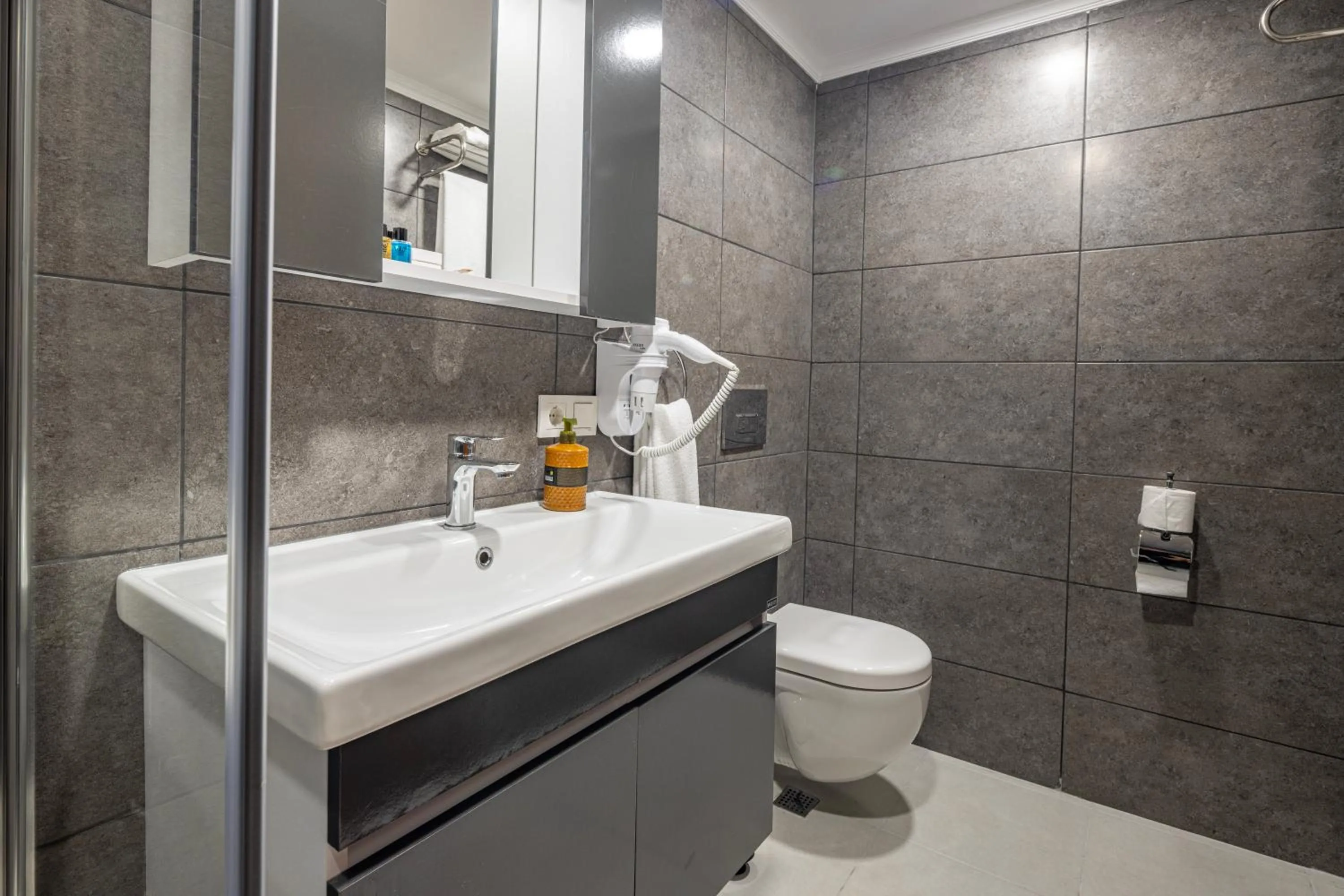 Bathroom in Mr BEYAZ HOTEL