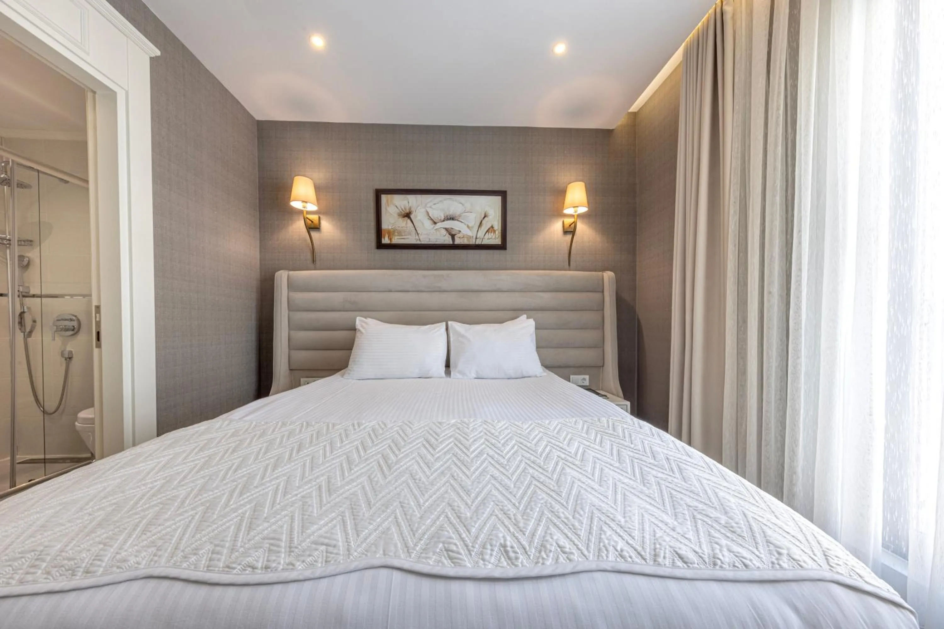 Bed in Mr BEYAZ HOTEL