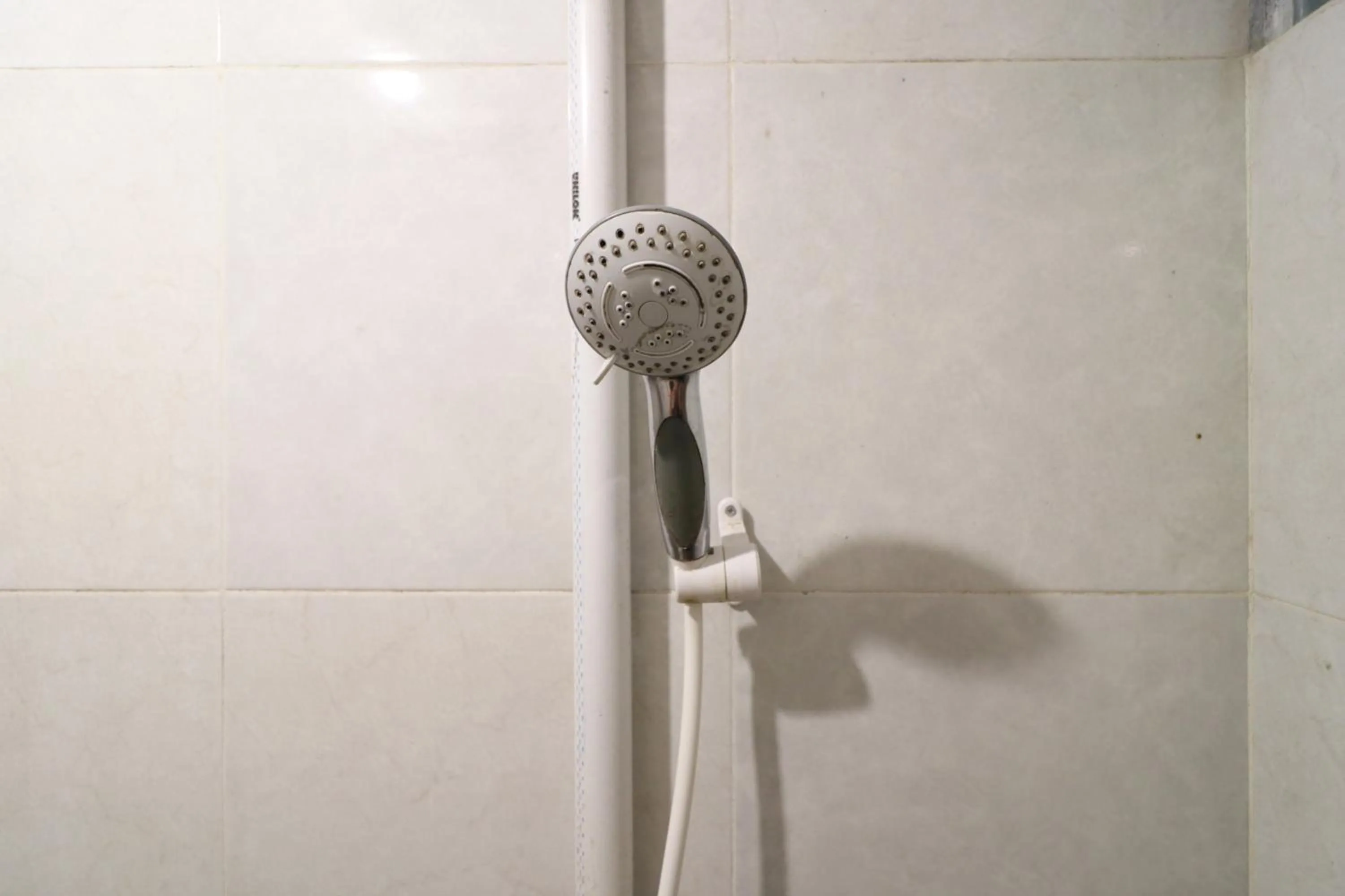 Shower in Eiffel Residence Batu Tulis 37 - Female Only