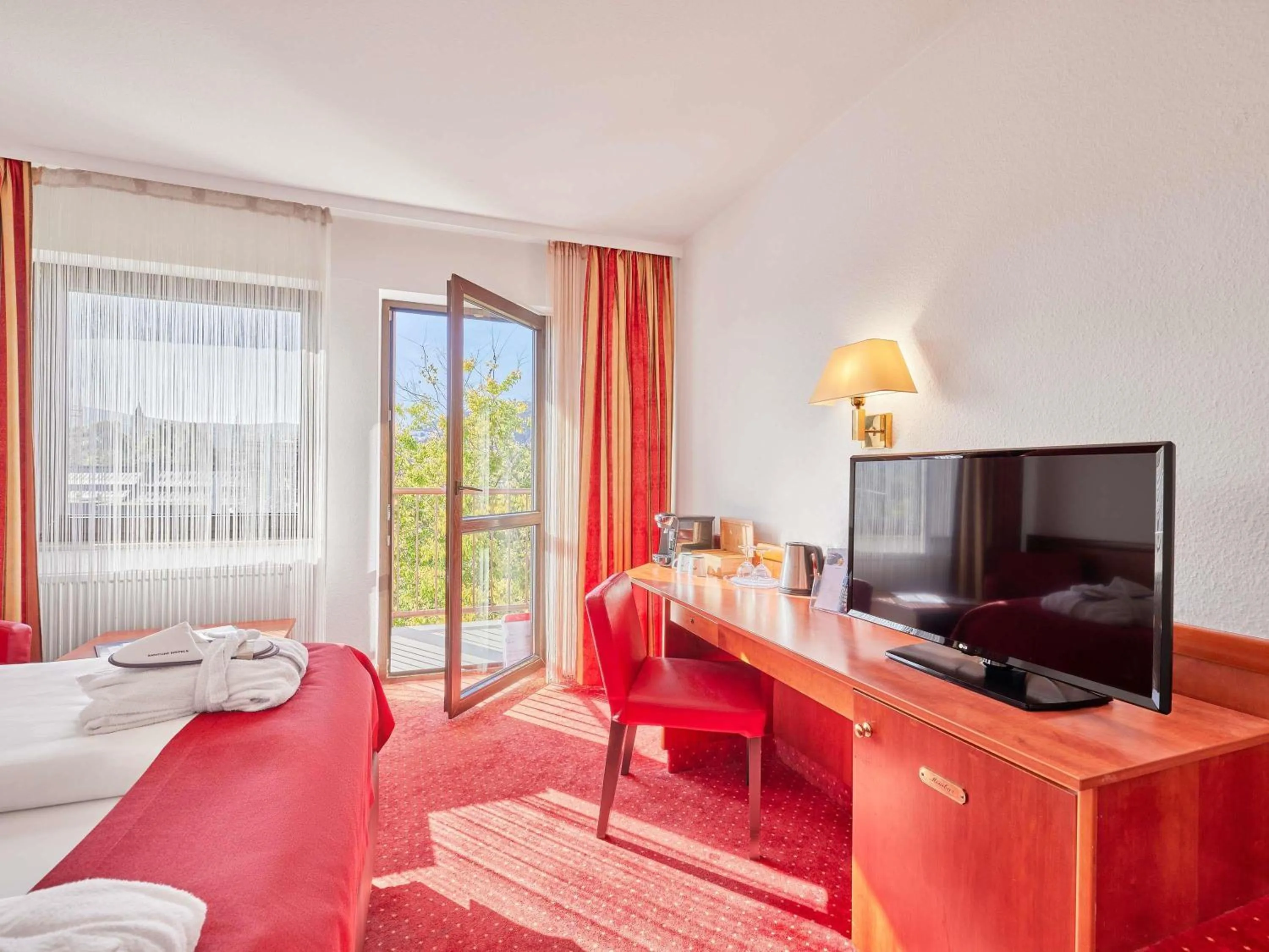 Bedroom, Bed in Mercure Hotel Bad Duerkheim An Den Salinen