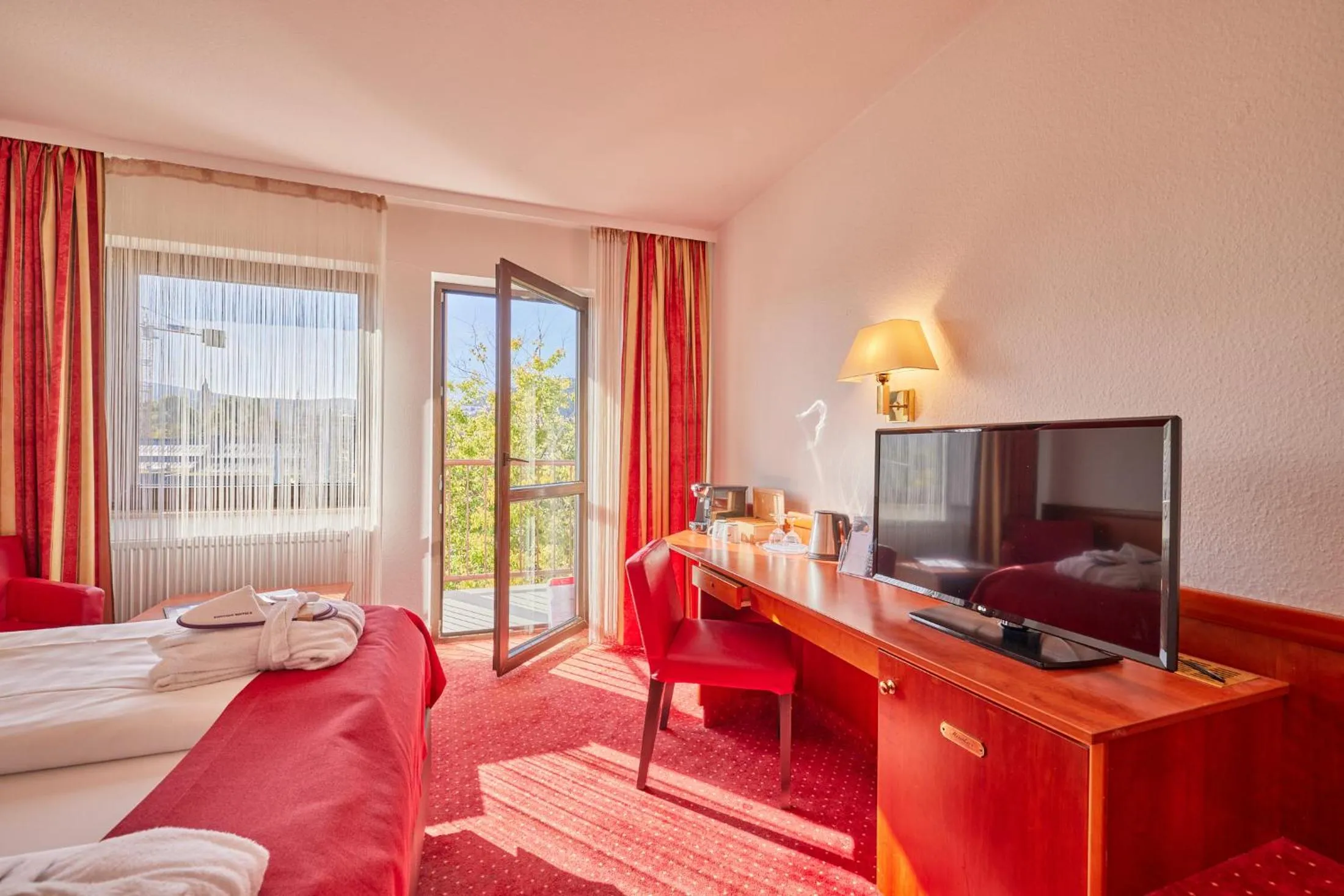 Bedroom, Bed in Mercure Hotel Bad Duerkheim An Den Salinen