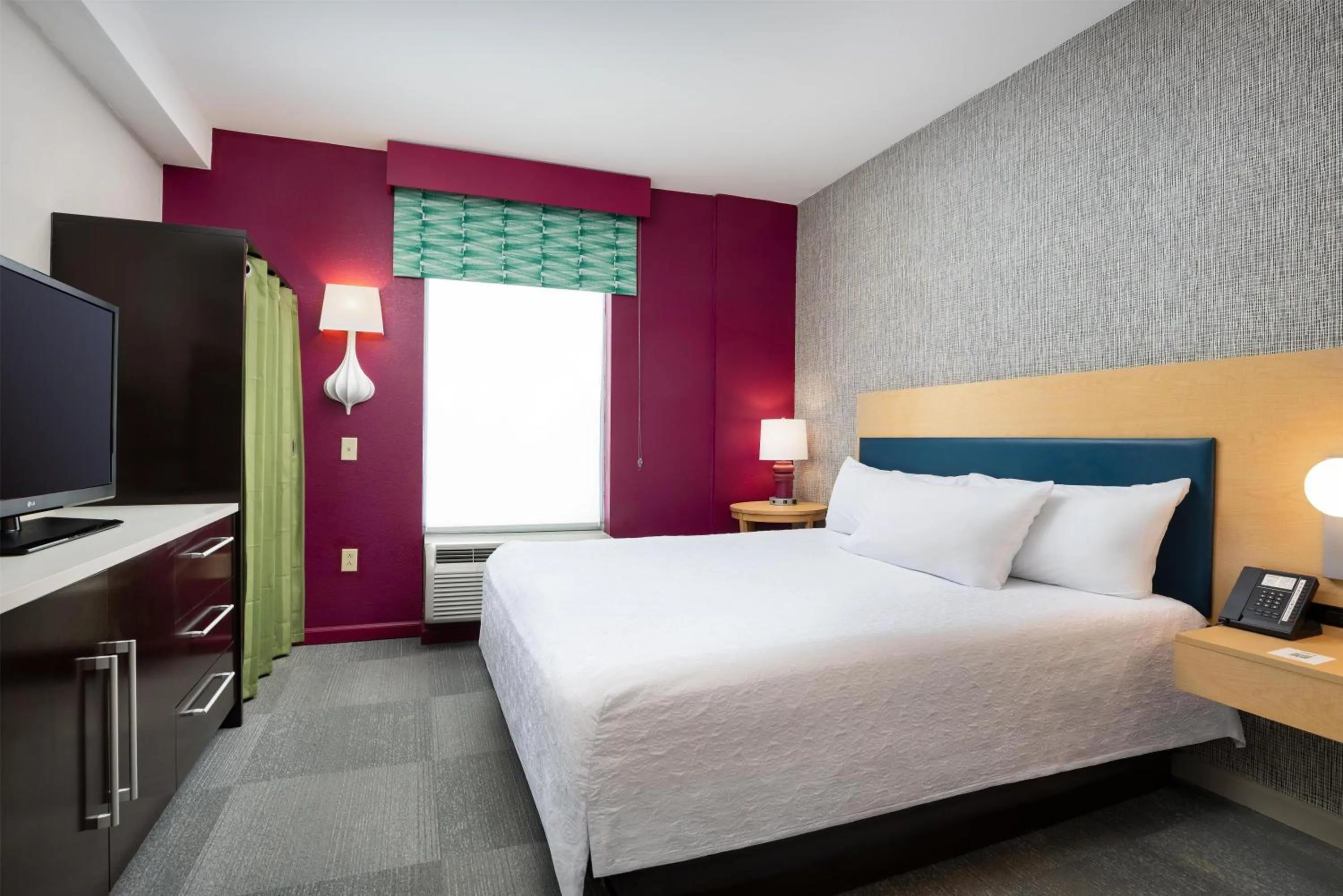 Bed in Home2 Suites by Hilton Ridgeland