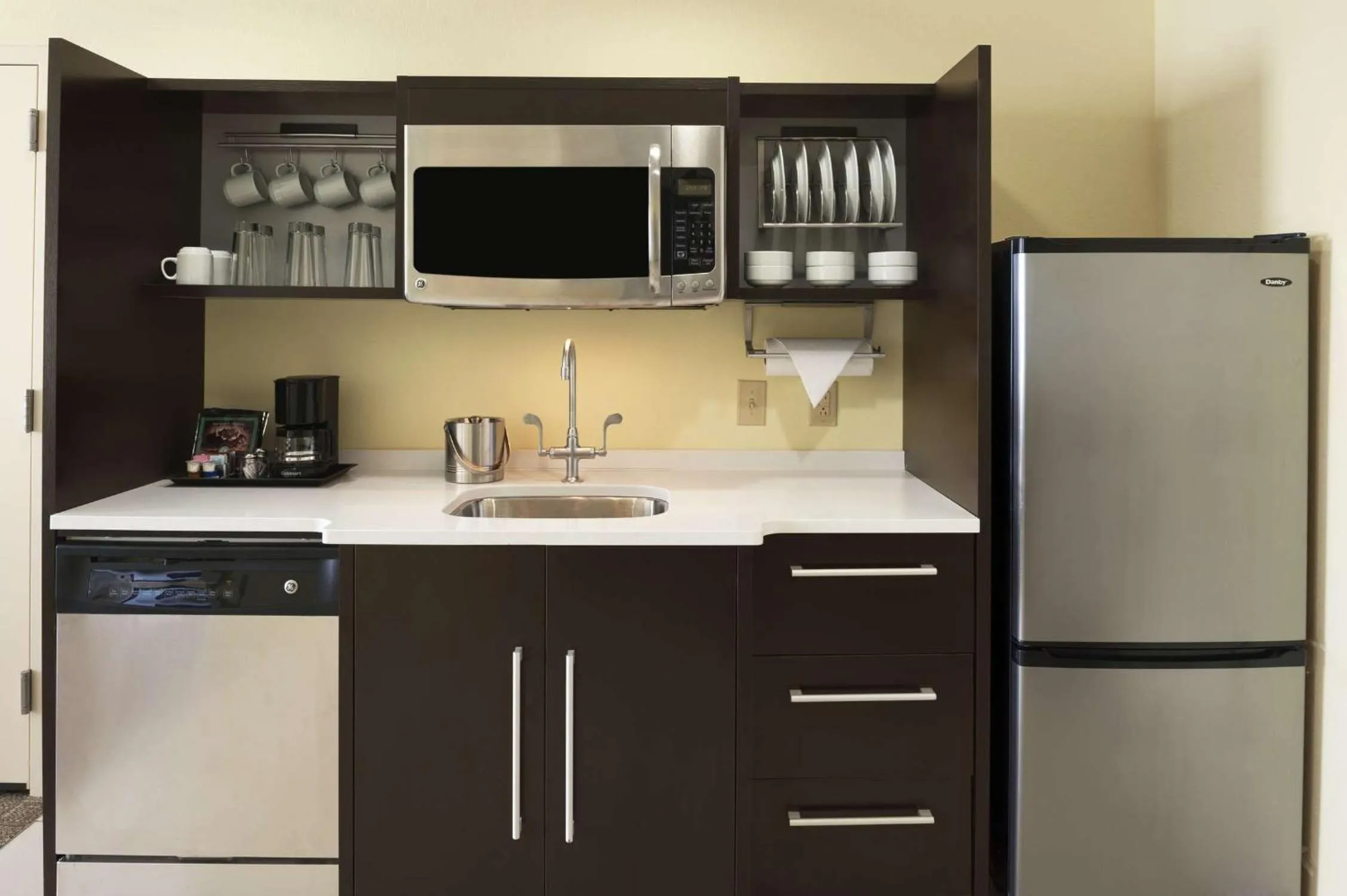 Bed in Home2 Suites by Hilton Ridgeland