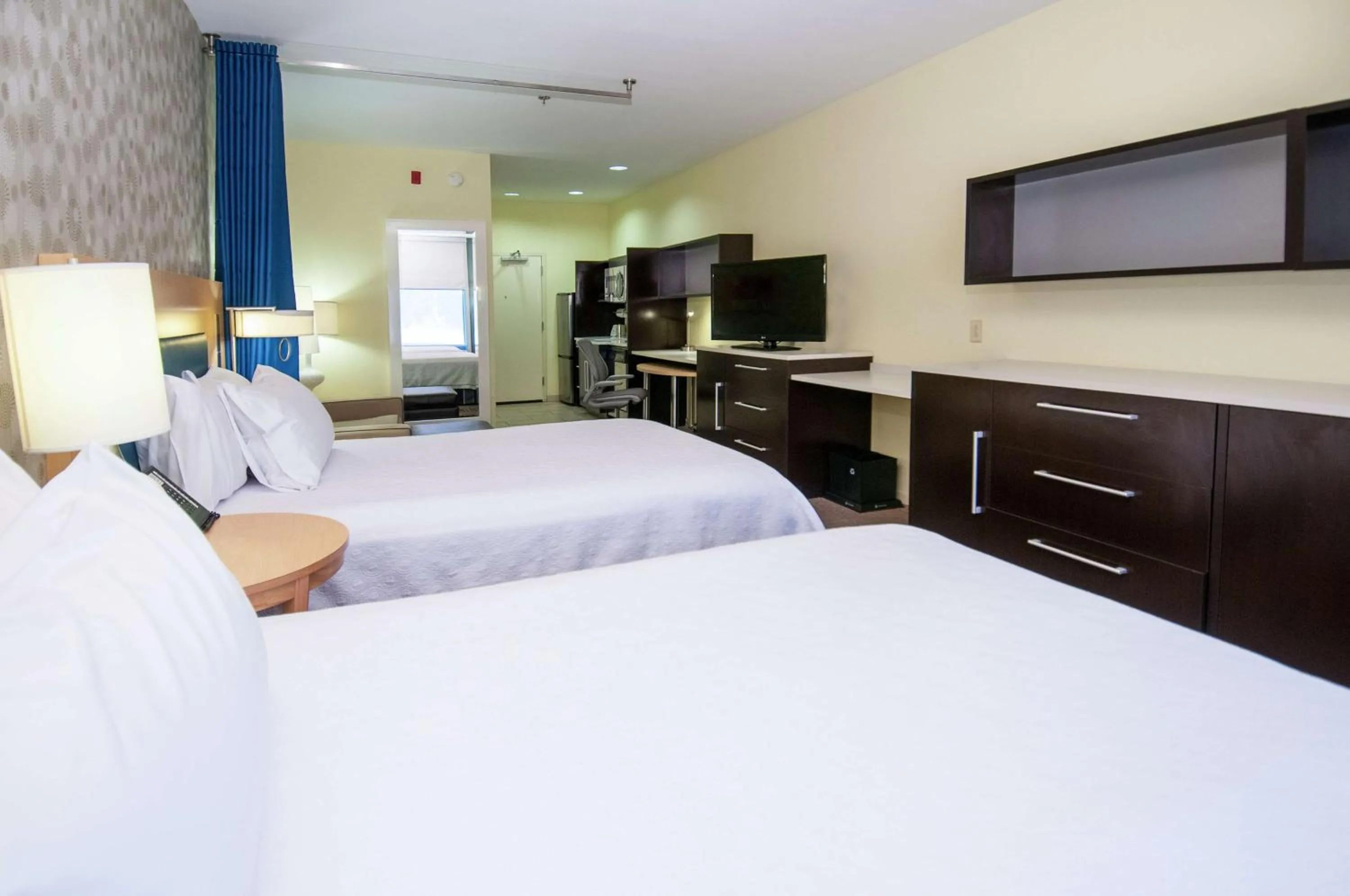 Bedroom, Bed in Home2 Suites by Hilton Ridgeland