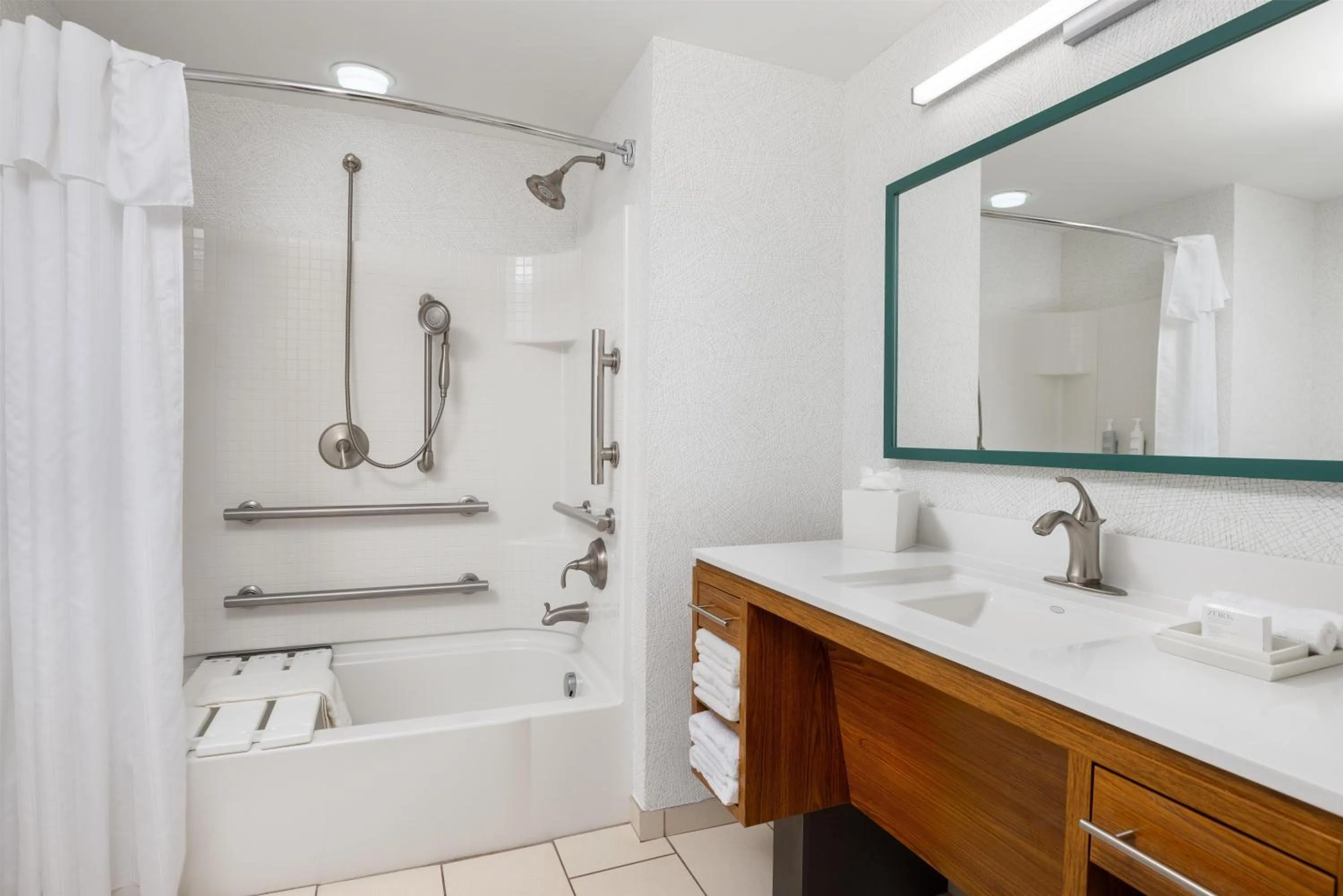 Bathroom in Home2 Suites by Hilton Ridgeland