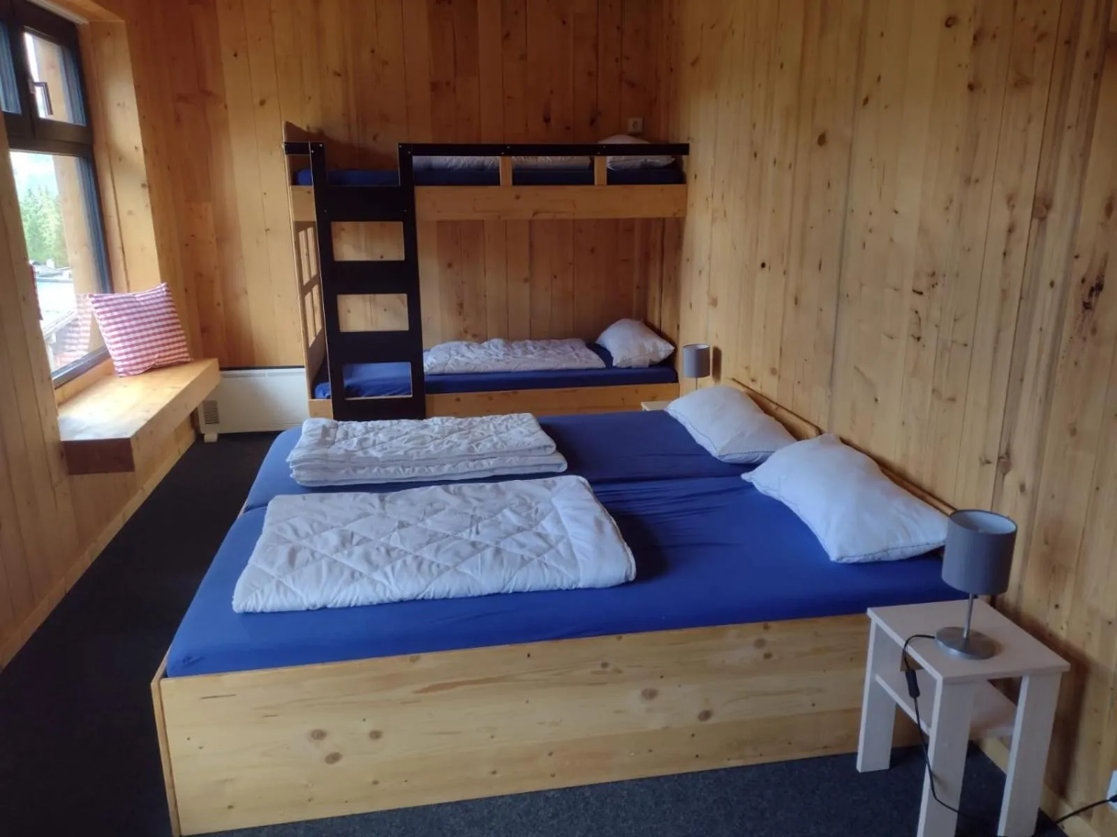Photo of the whole room, Bed in Jugendgästehaus Gerlosplatte