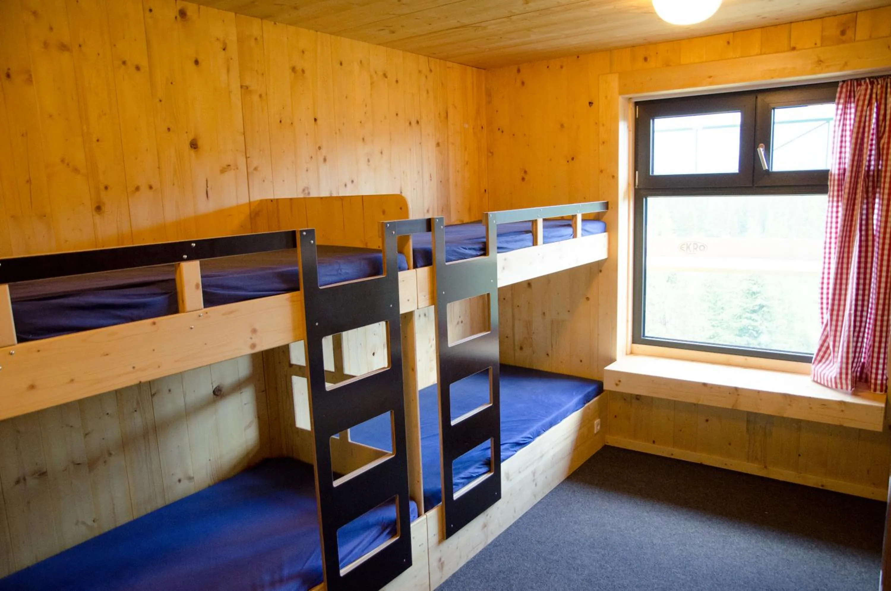 bunk bed, Bed in Jugendgästehaus Gerlosplatte