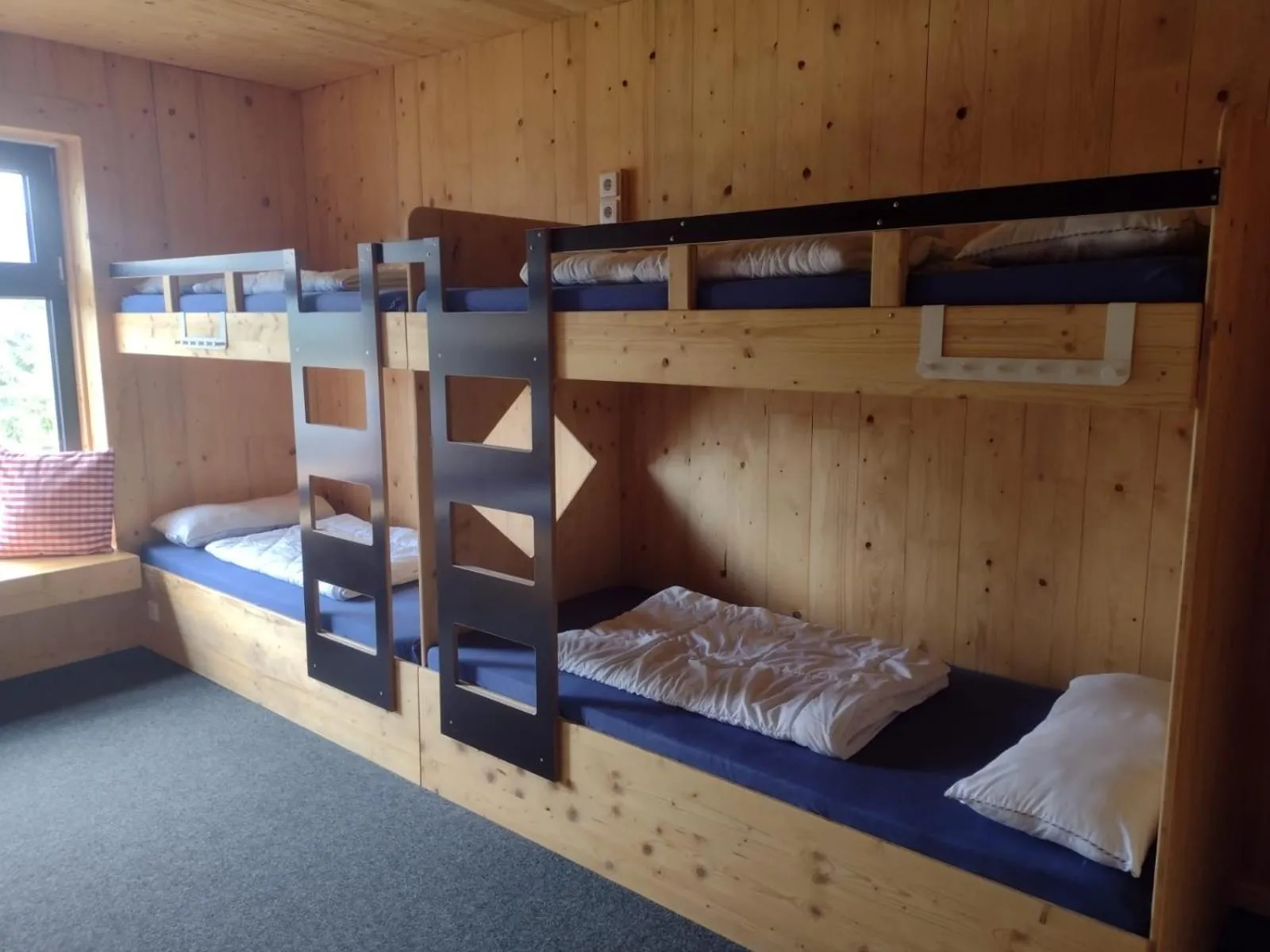 bunk bed, Bed in Jugendgästehaus Gerlosplatte