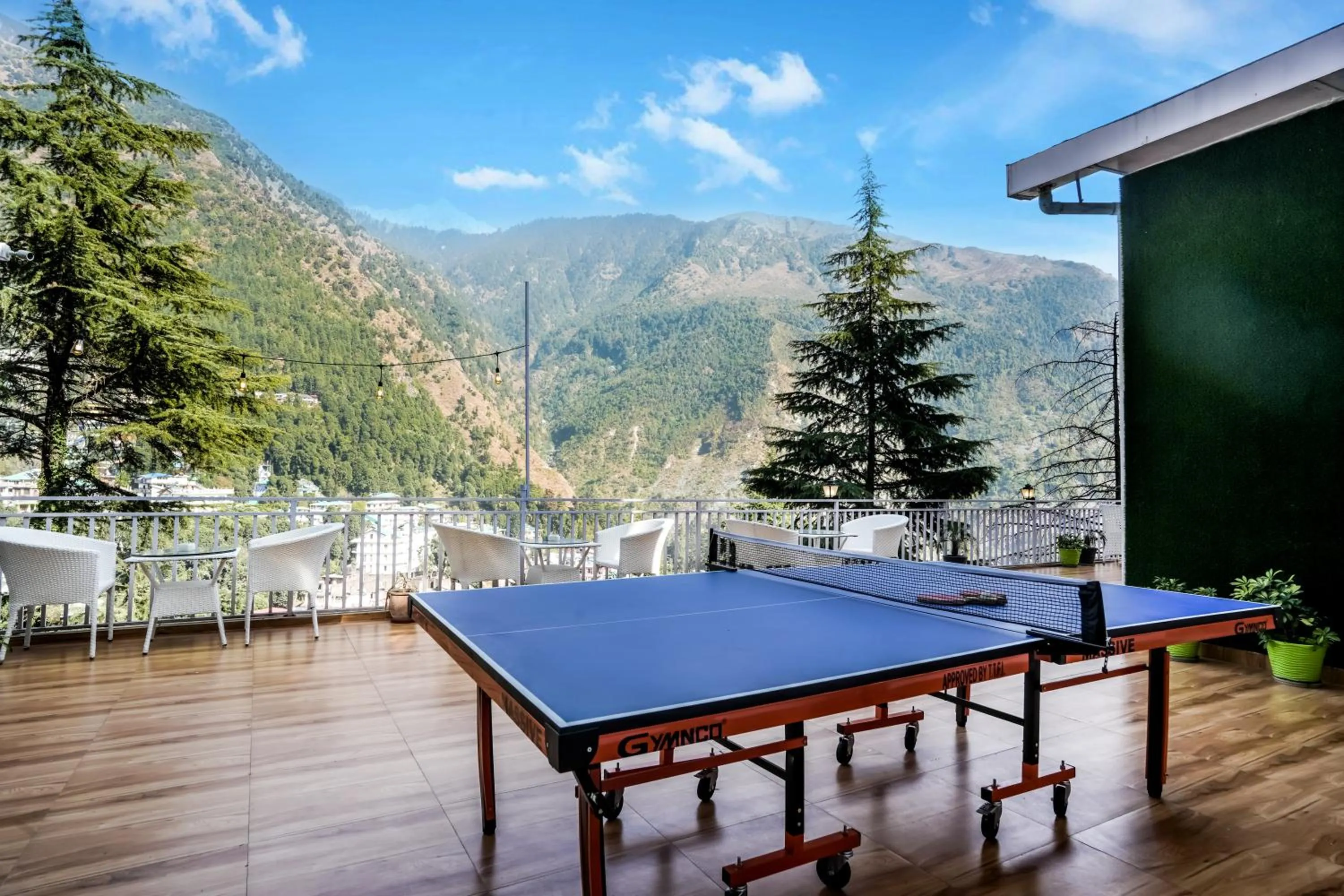 Day in The Bunksters Mcleodganj, Dharmkot