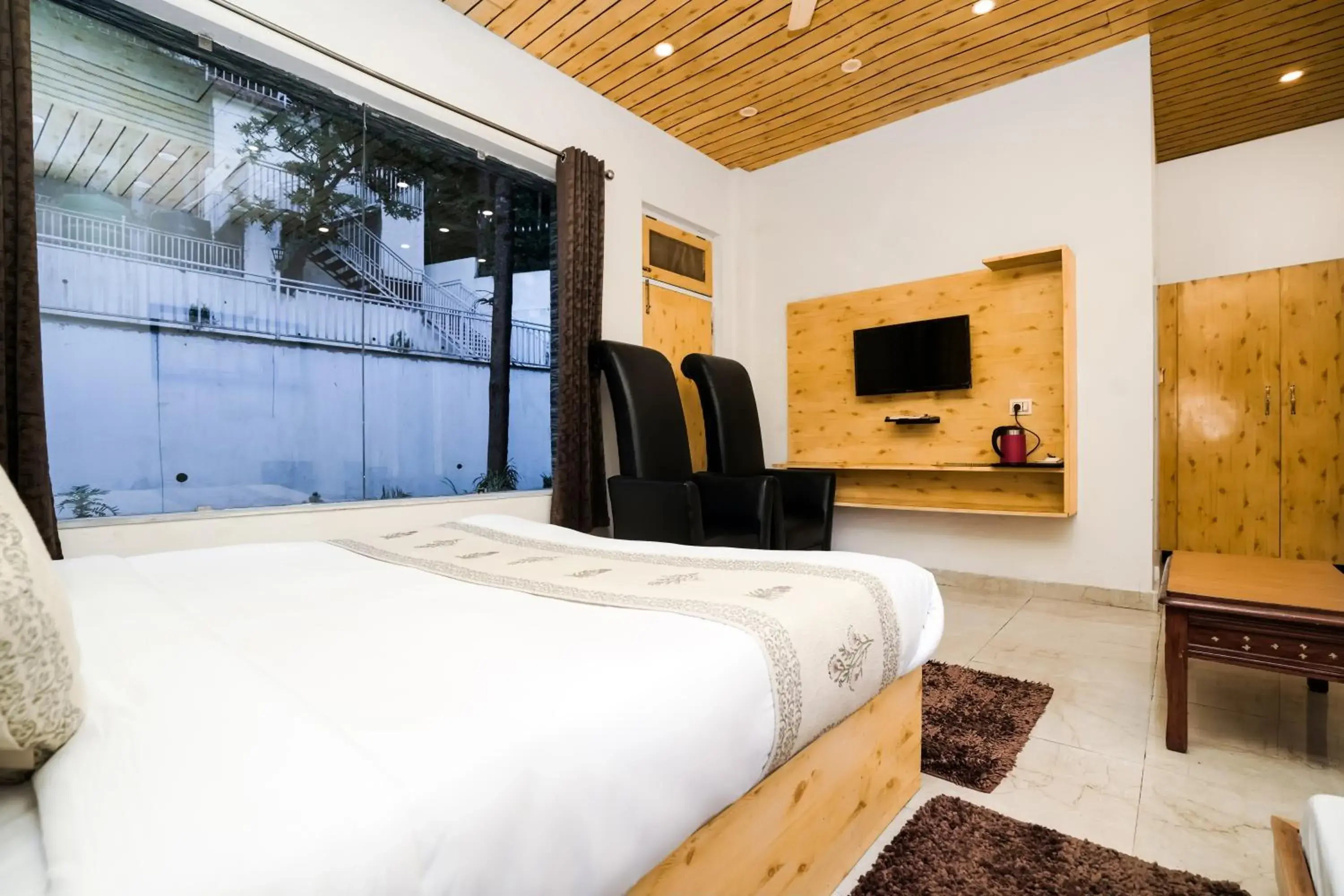 Communal lounge/ TV room, Bed in The Bunksters Mcleodganj, Dharmkot Communal lounge/ TV room, Bed in The Bunksters Mcleodganj, Dharmkot