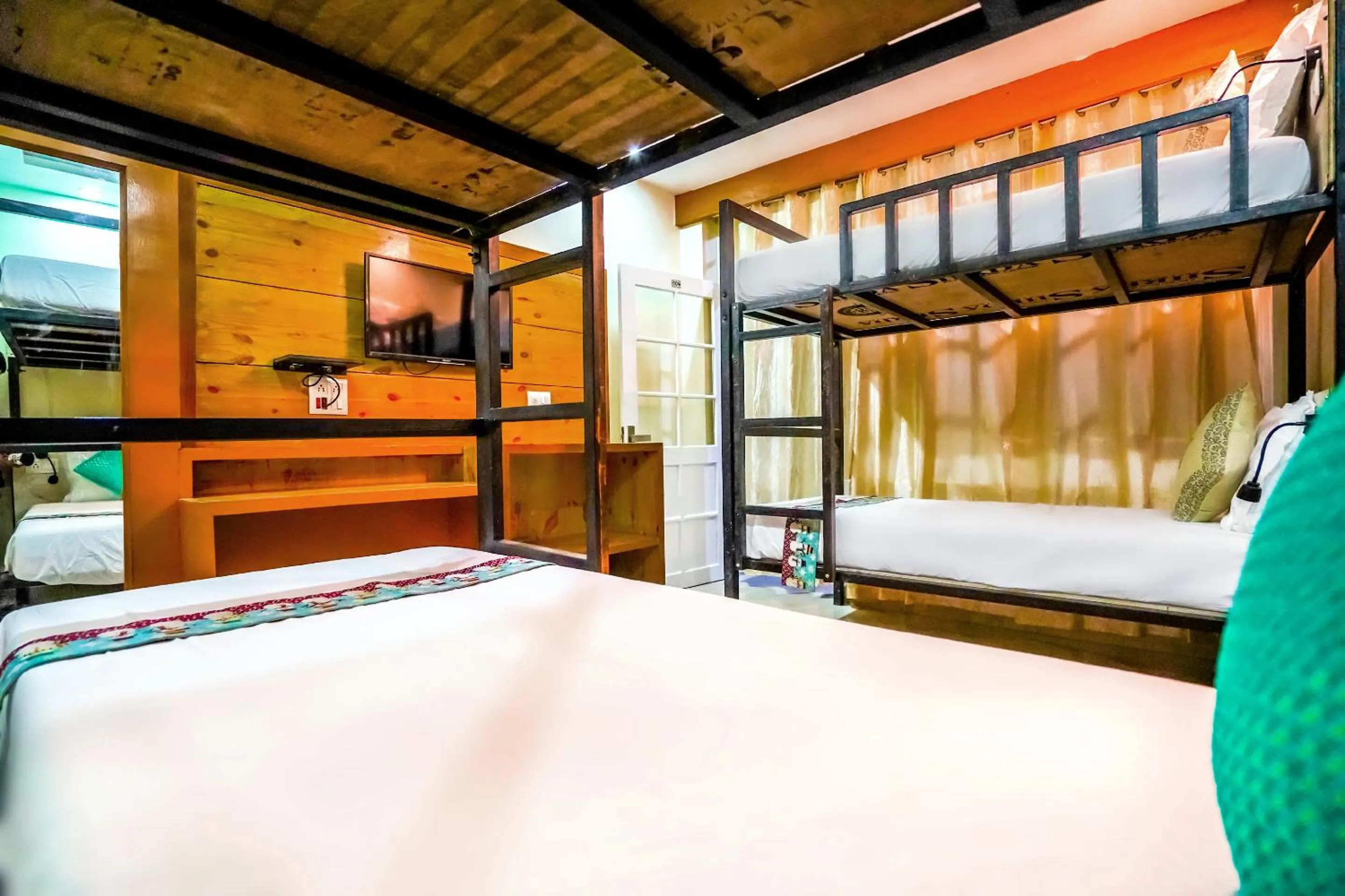 Bedroom, Bed in The Bunksters Mcleodganj, Dharmkot