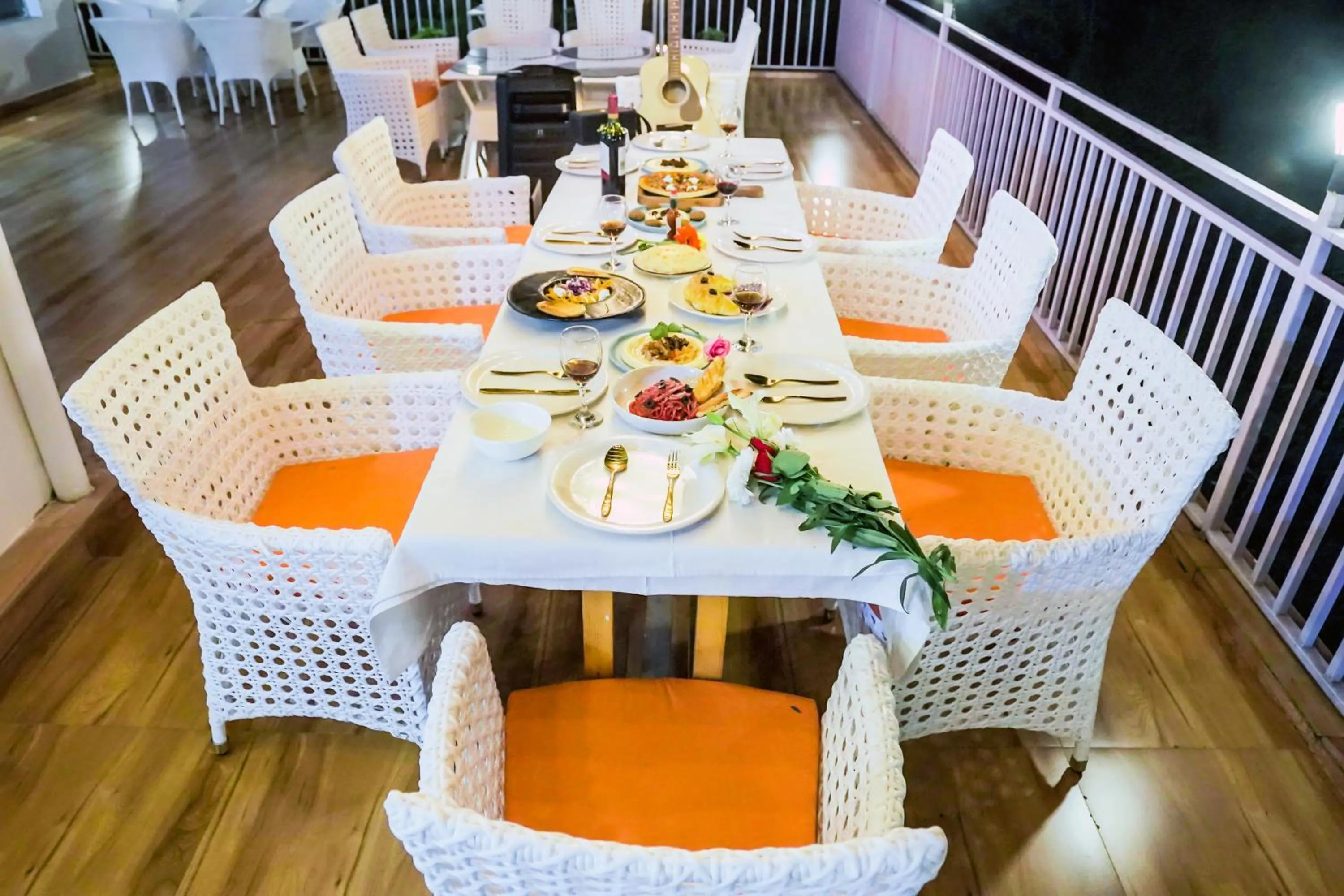 Restaurant/places to eat in The Bunksters Mcleodganj, Dharmkot