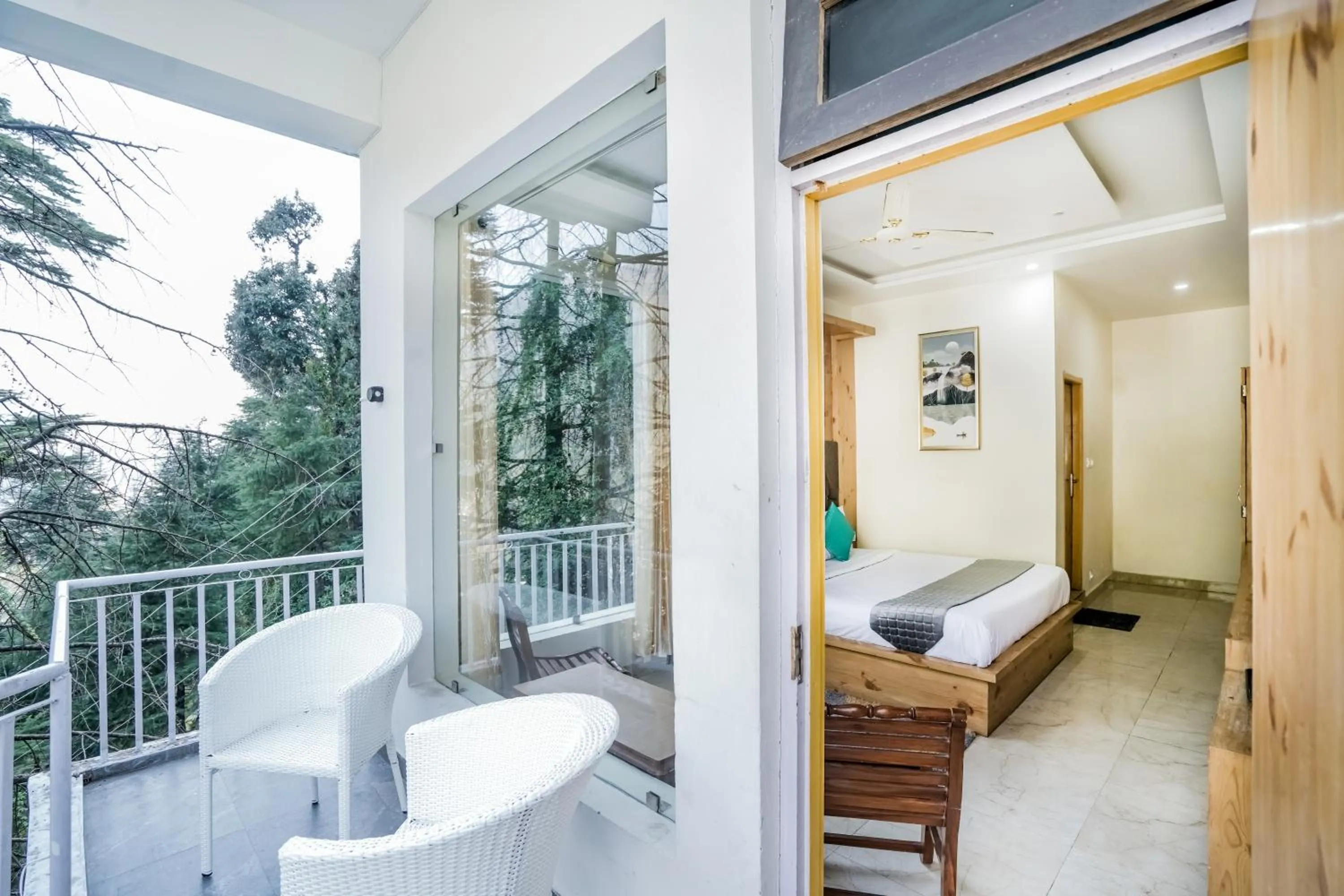 Balcony/Terrace, Bed in The Bunksters Mcleodganj, Dharmkot