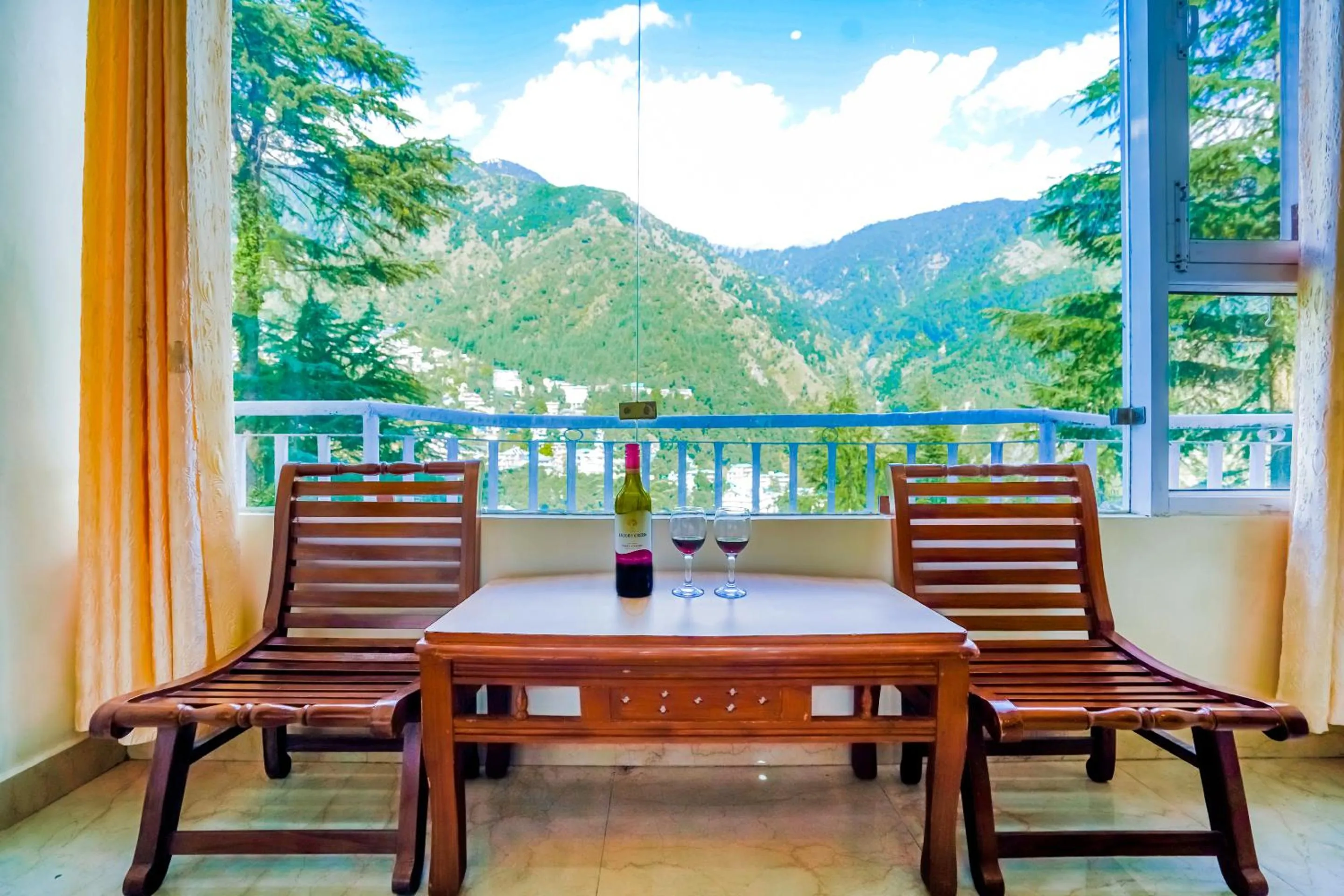 Day in The Bunksters Mcleodganj, Dharmkot