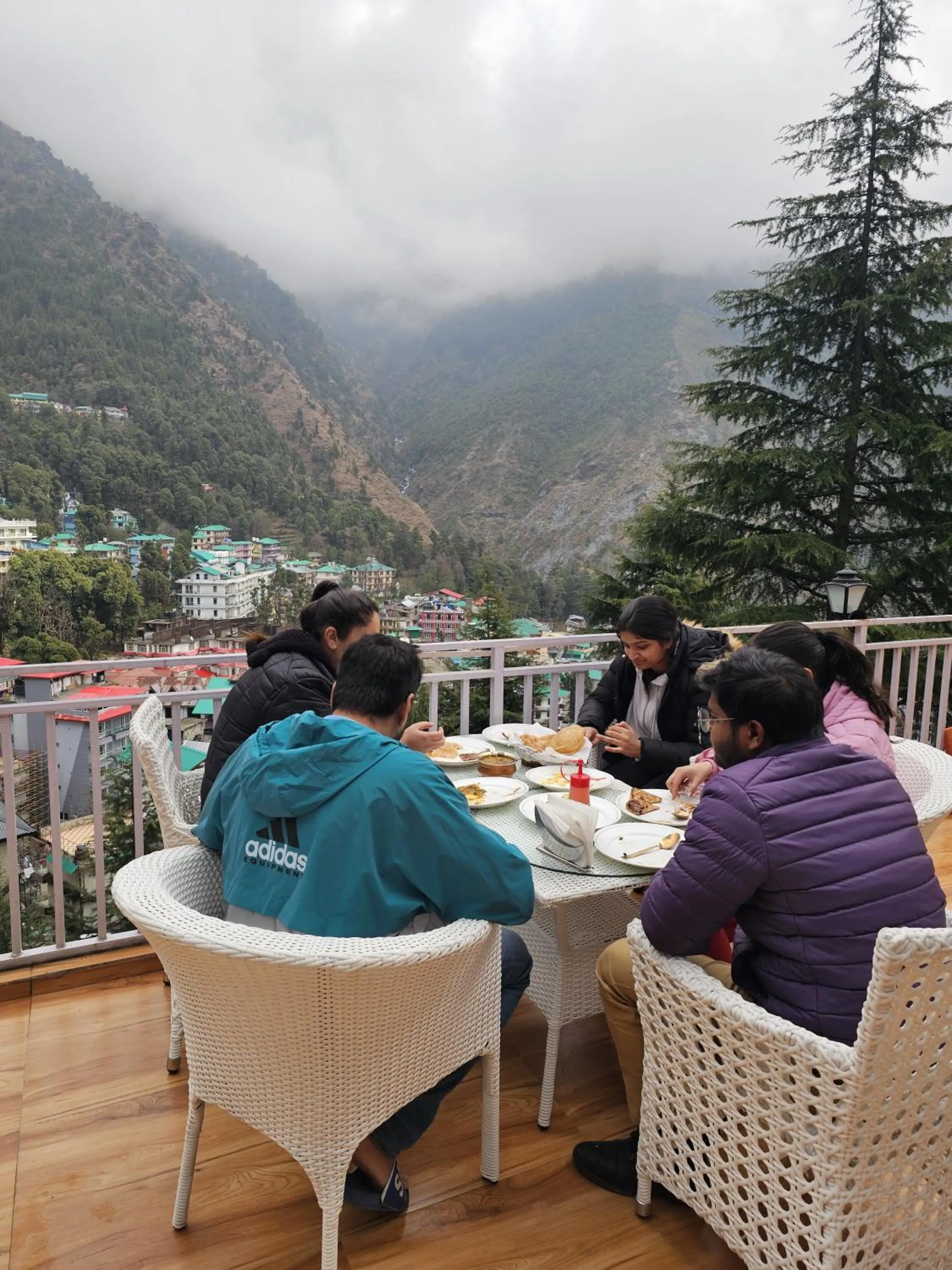 Restaurant/places to eat in The Bunksters Mcleodganj, Dharmkot