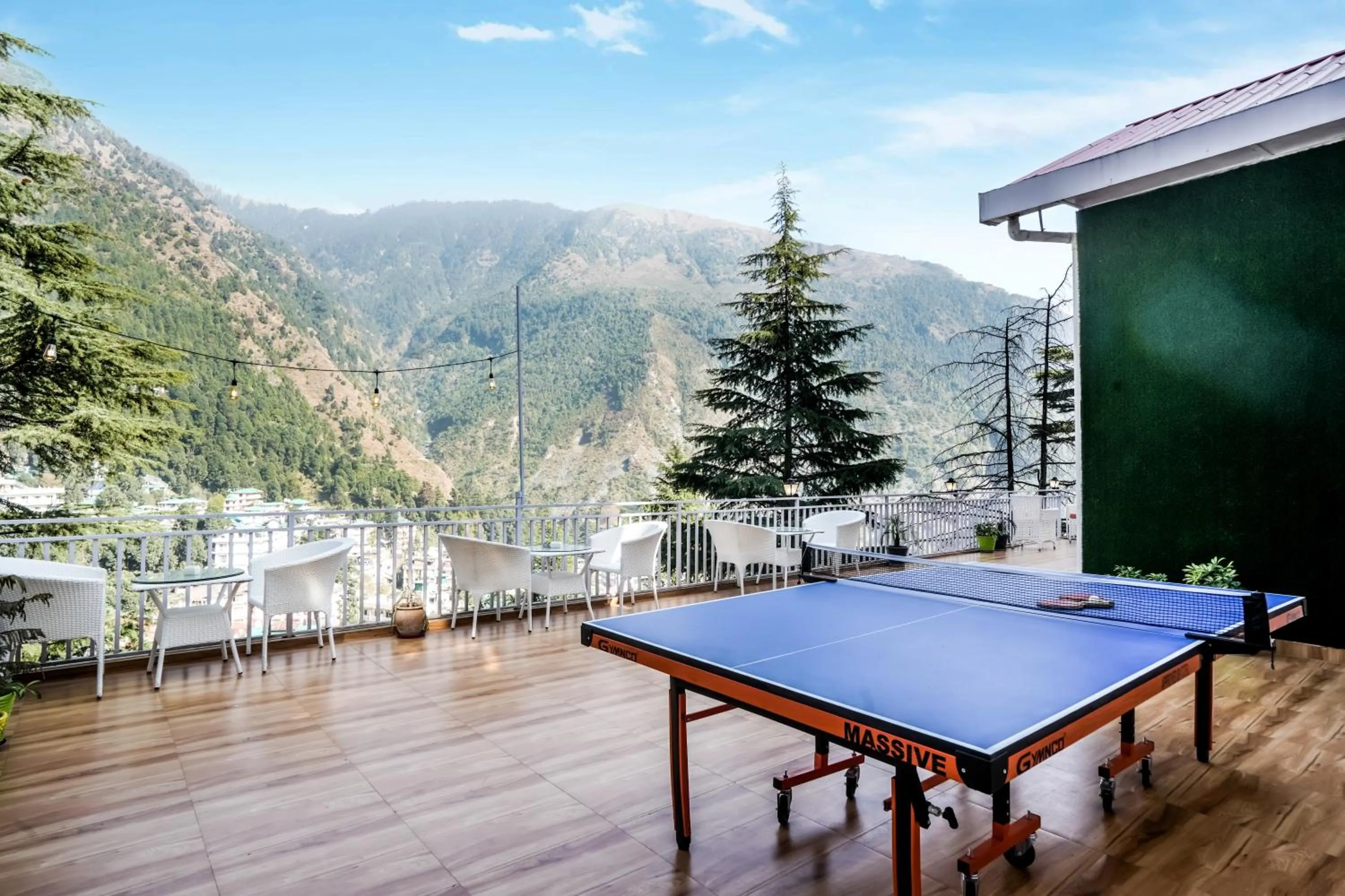 Day in The Bunksters Mcleodganj, Dharmkot