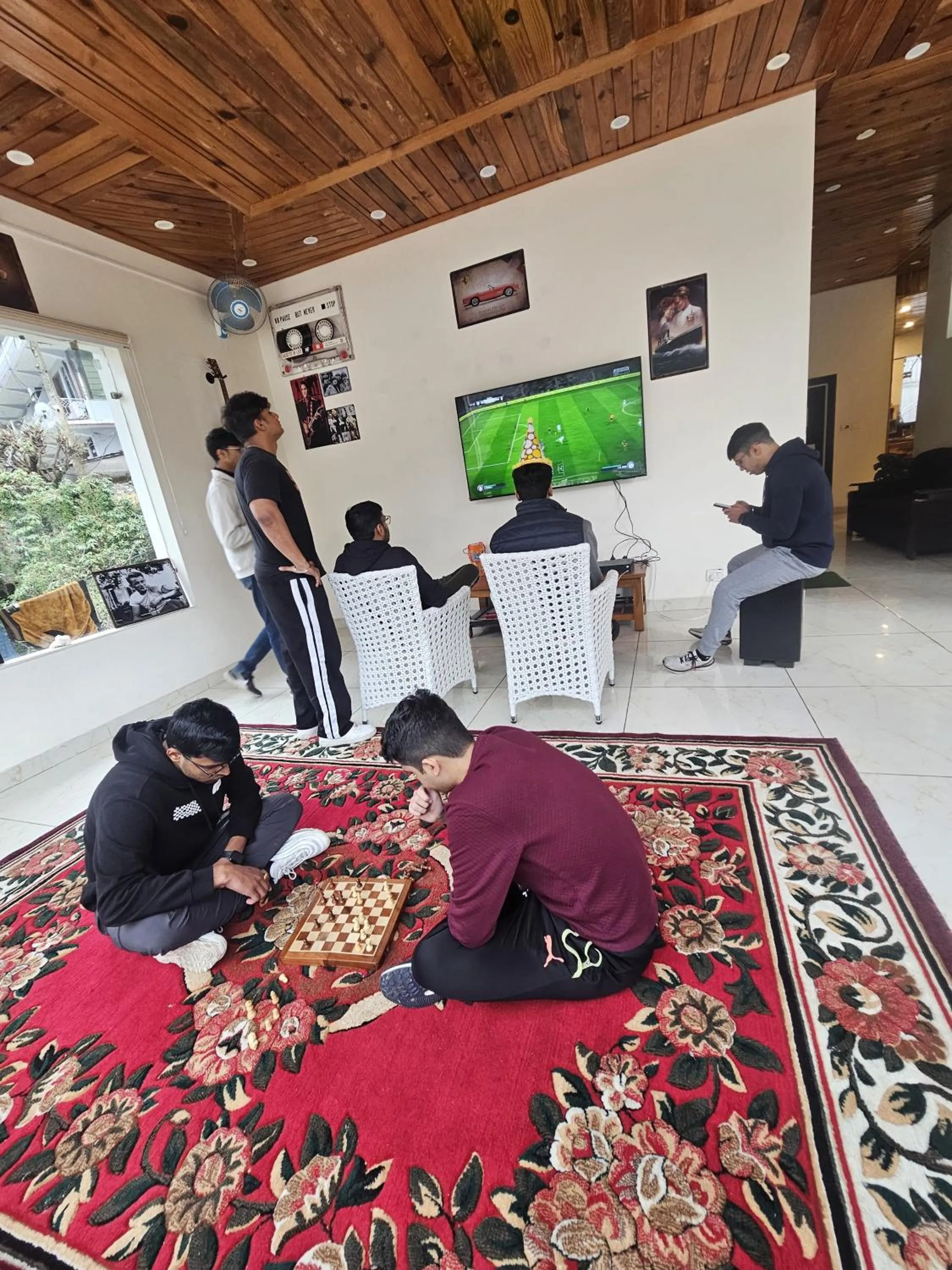 Communal lounge/ TV room in The Bunksters Mcleodganj, Dharmkot