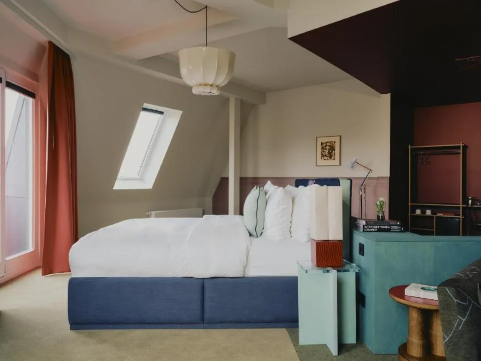 Bedroom, Bed in The Dean Berlin