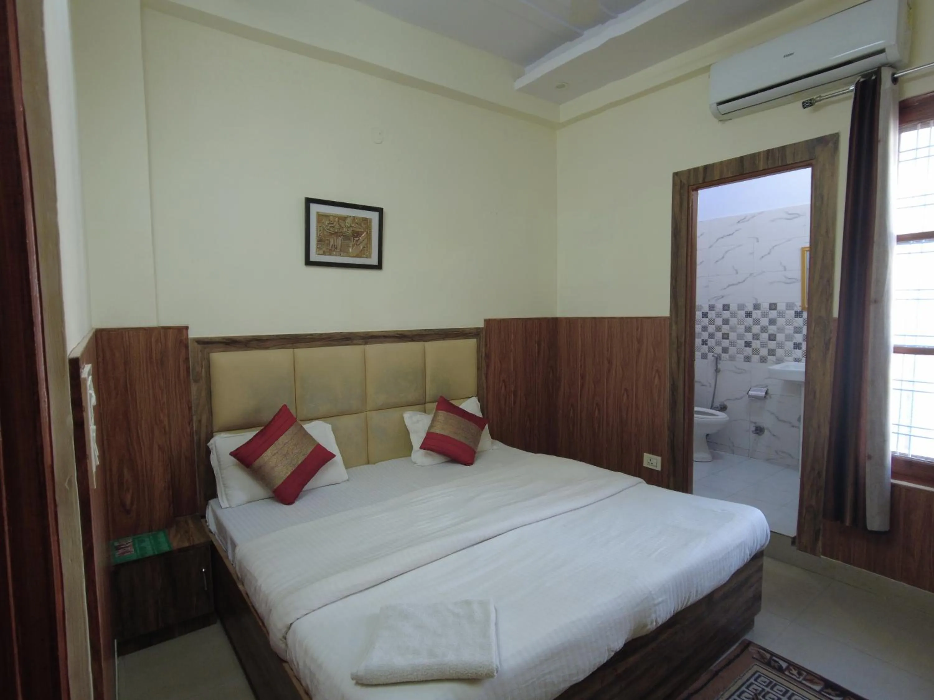 Bed in Home Stay Green View Doon