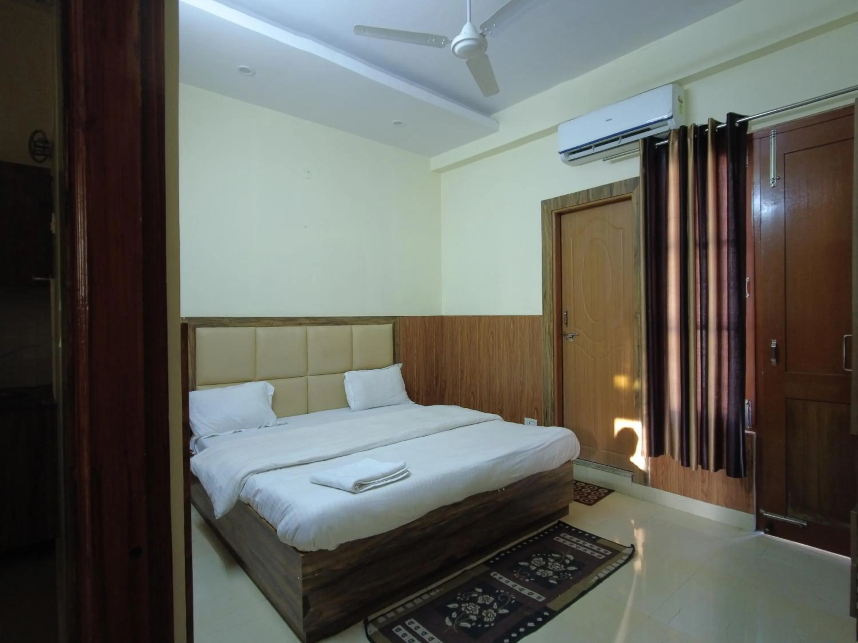 Bed in Home Stay Green View Doon