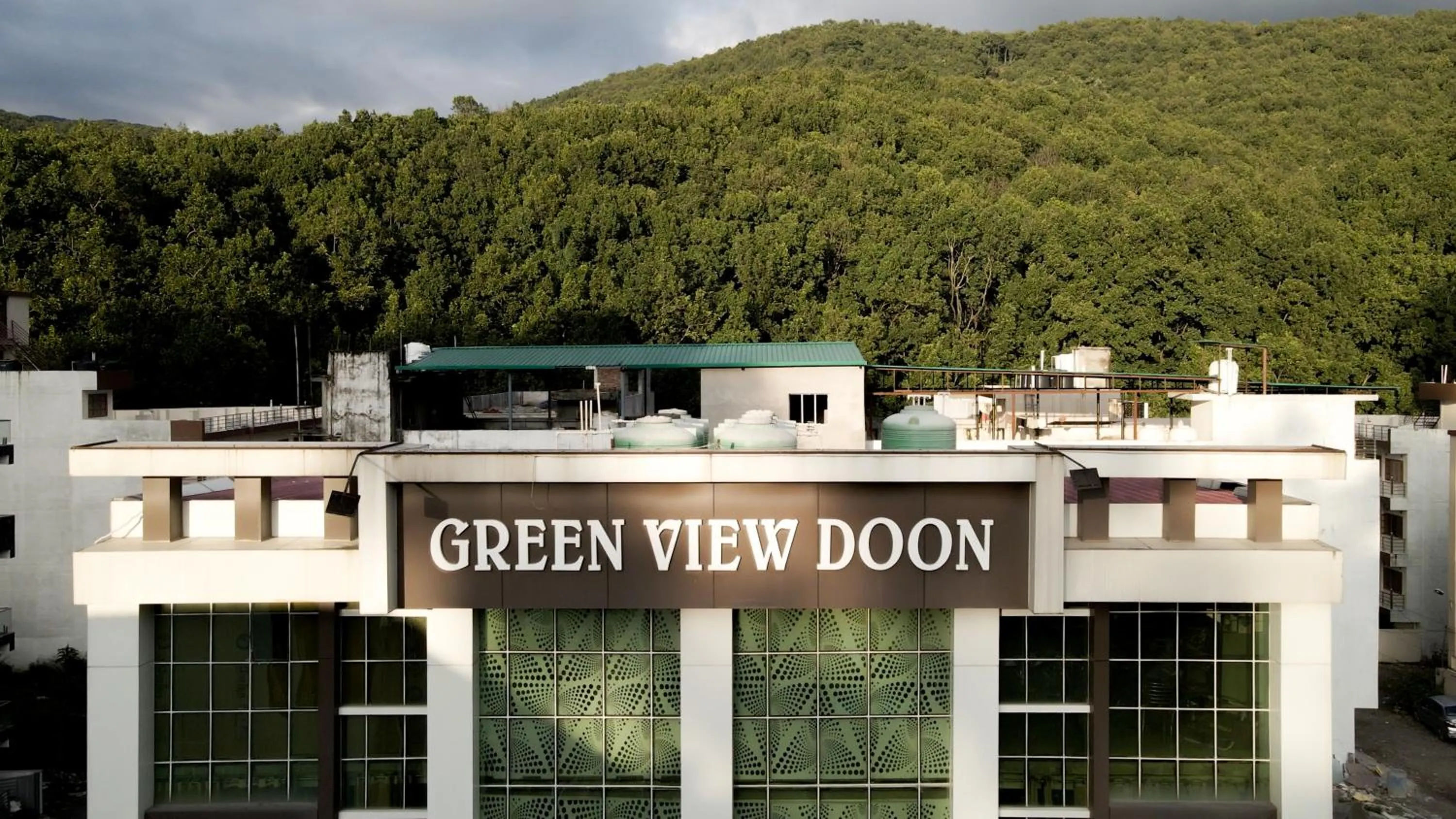 Property building in Home Stay Green View Doon