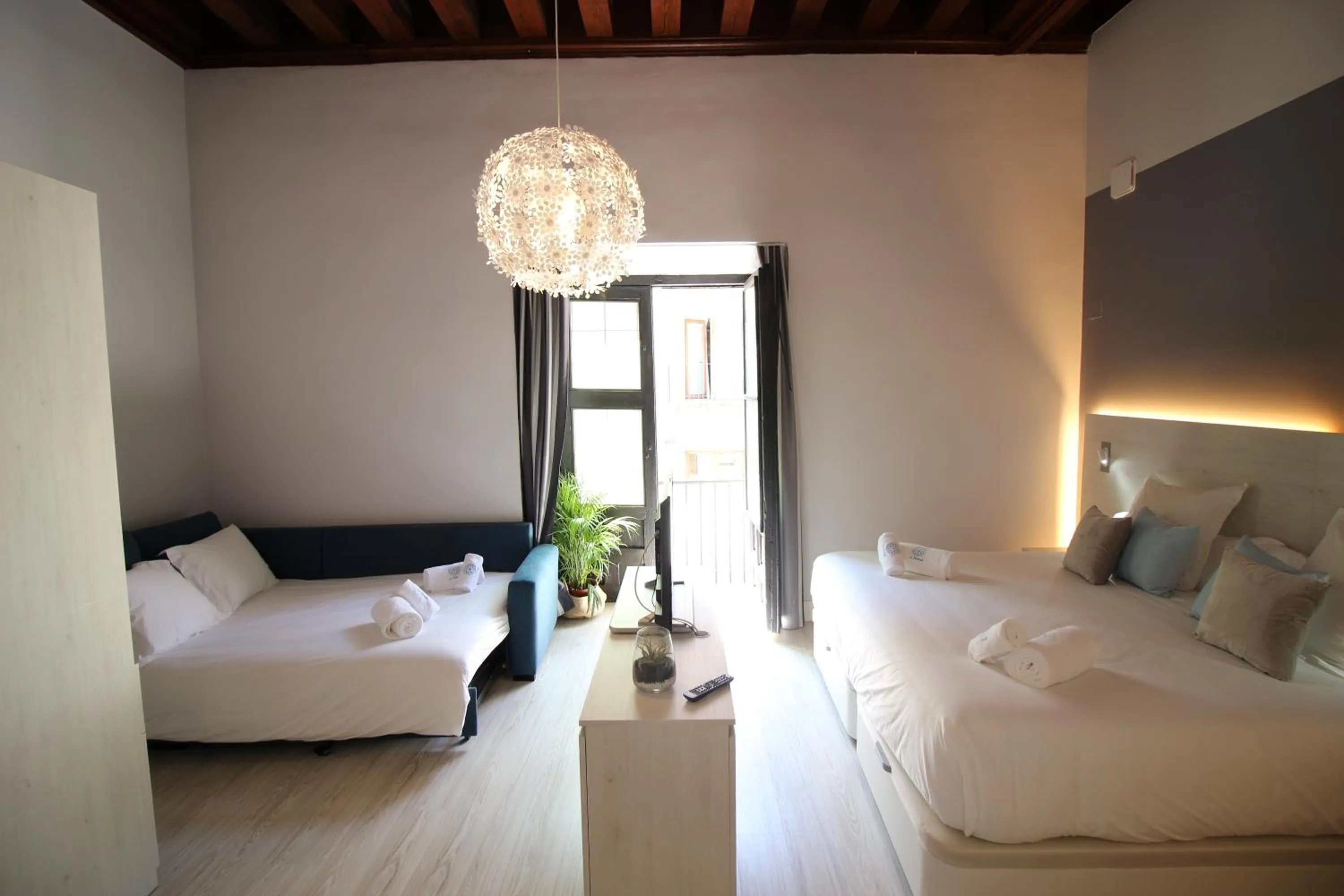 Photo of the whole room in Palacio La Floresta