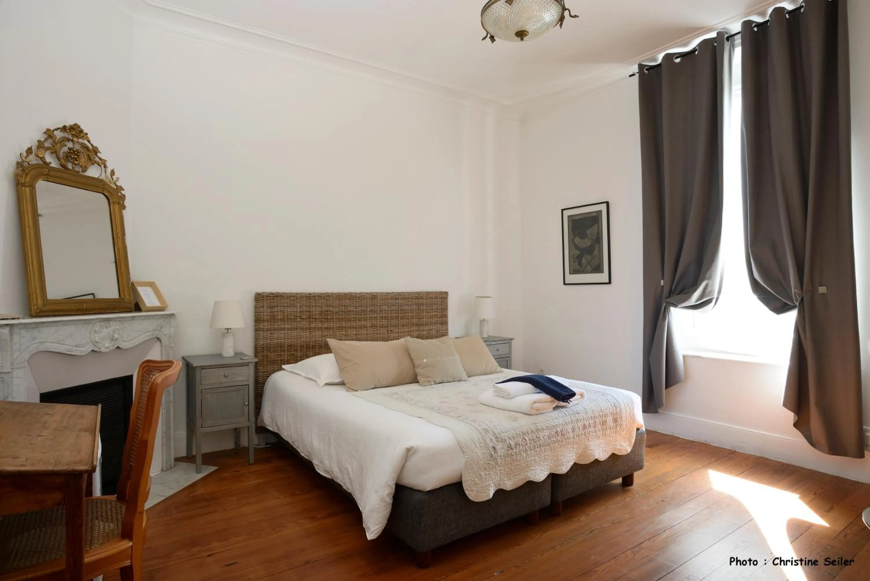 Double Room with Shared Bathroom in Un Nid en Camargue