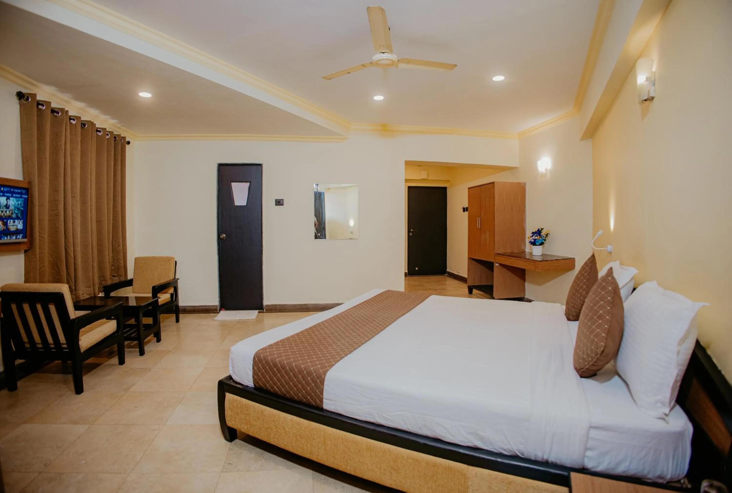 Bed in Om Shiv Hotel