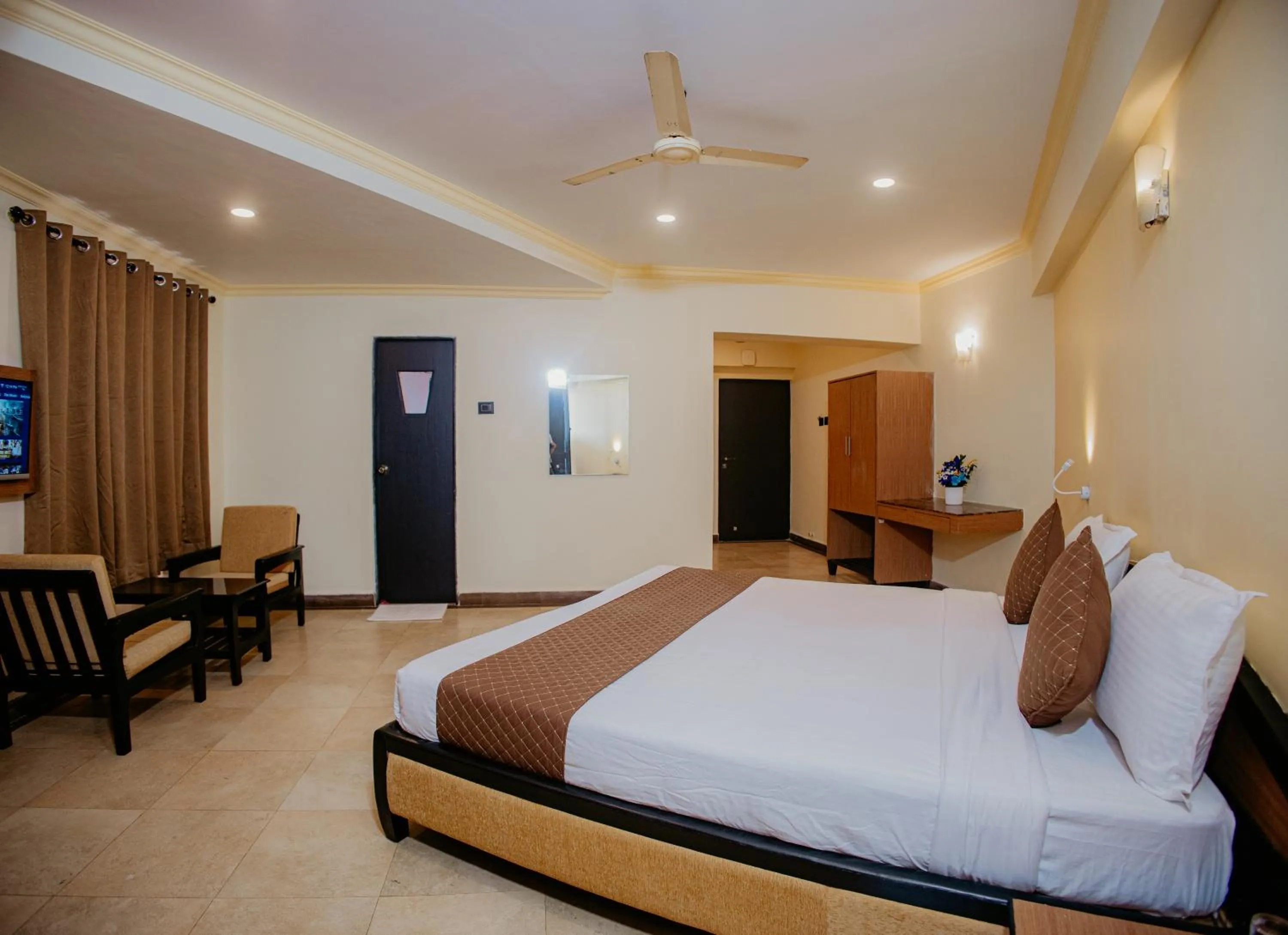 Bed in Om Shiv Hotel