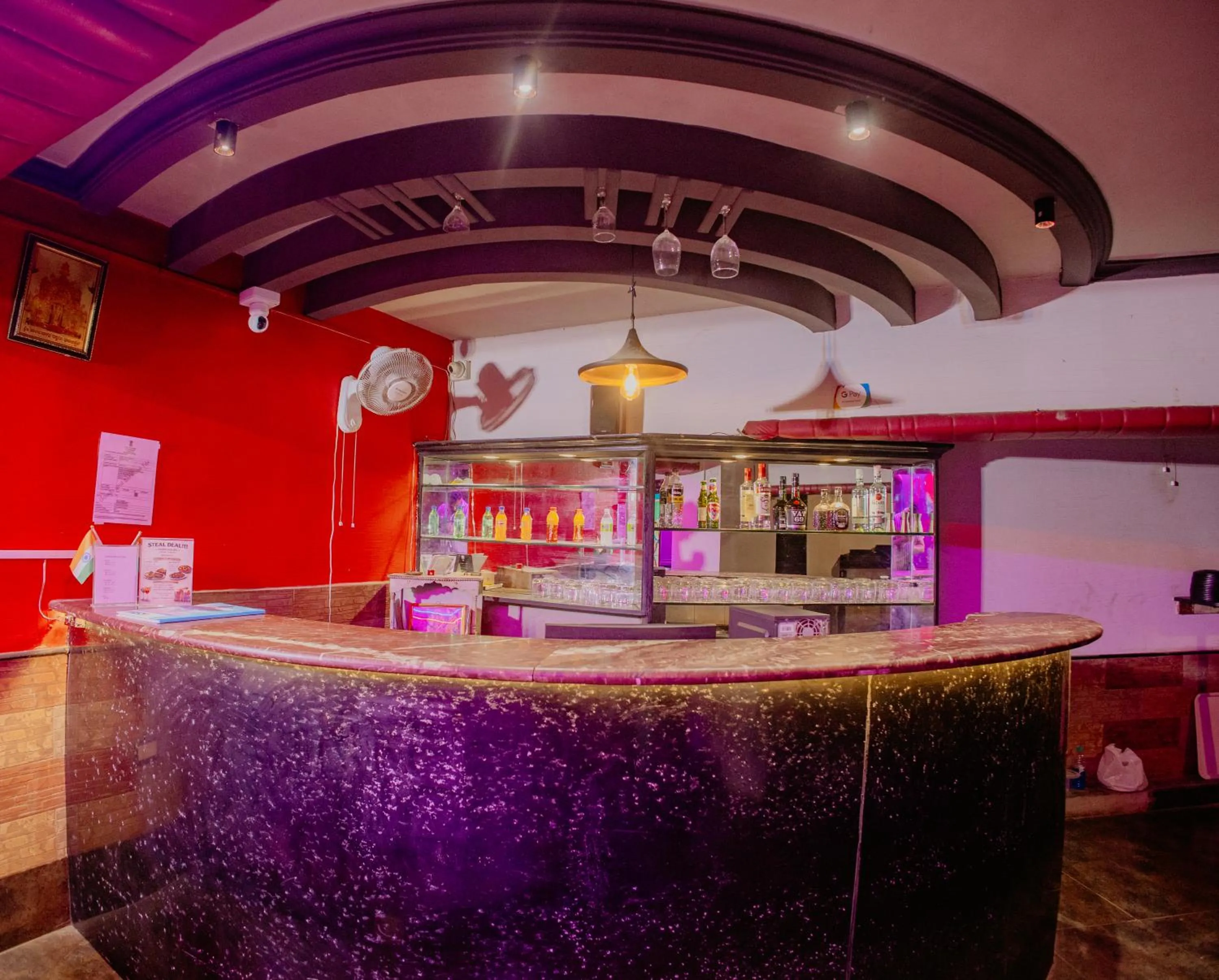 Restaurant/places to eat in Om Shiv Hotel
