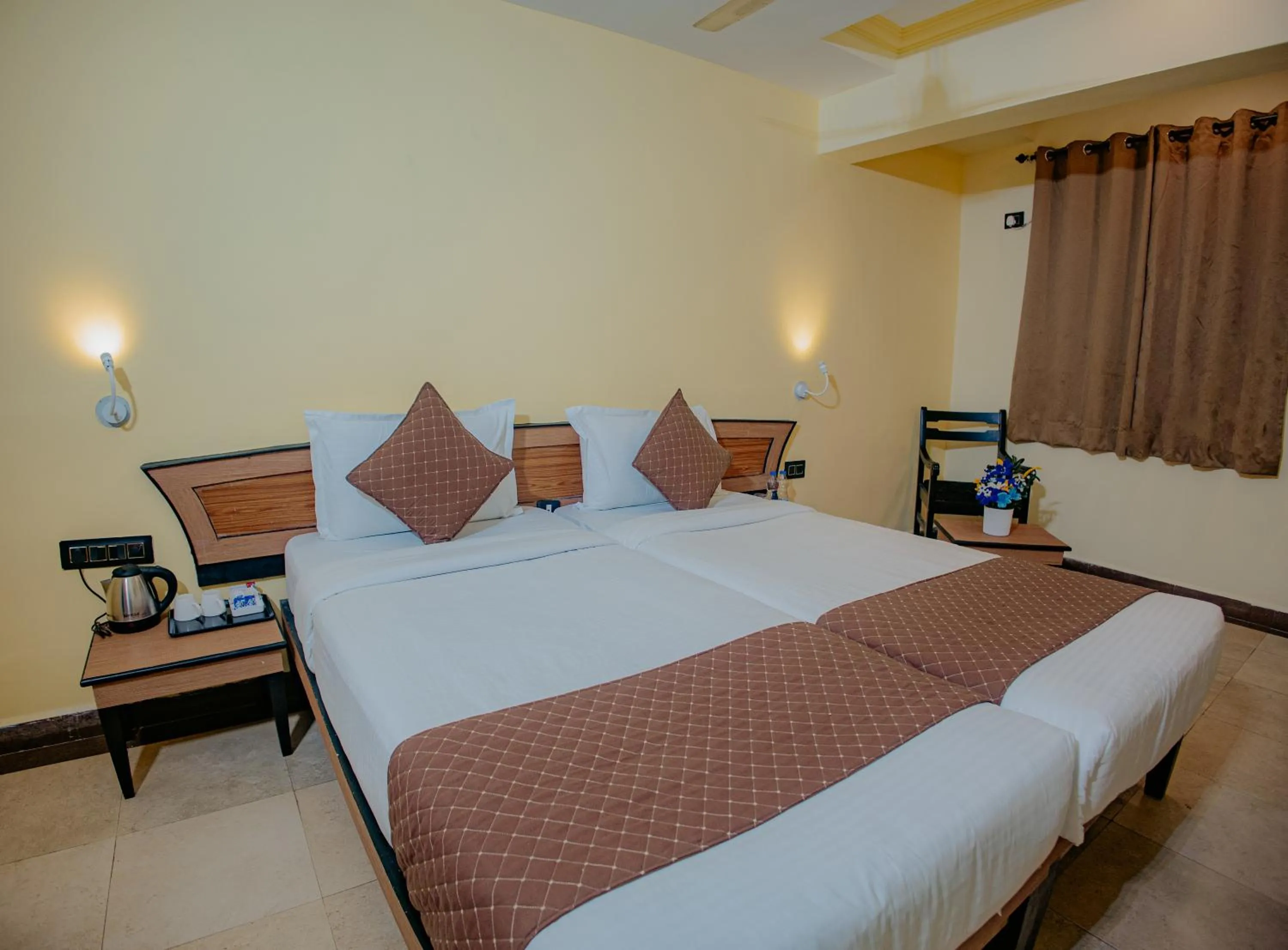 Bed in Om Shiv Hotel