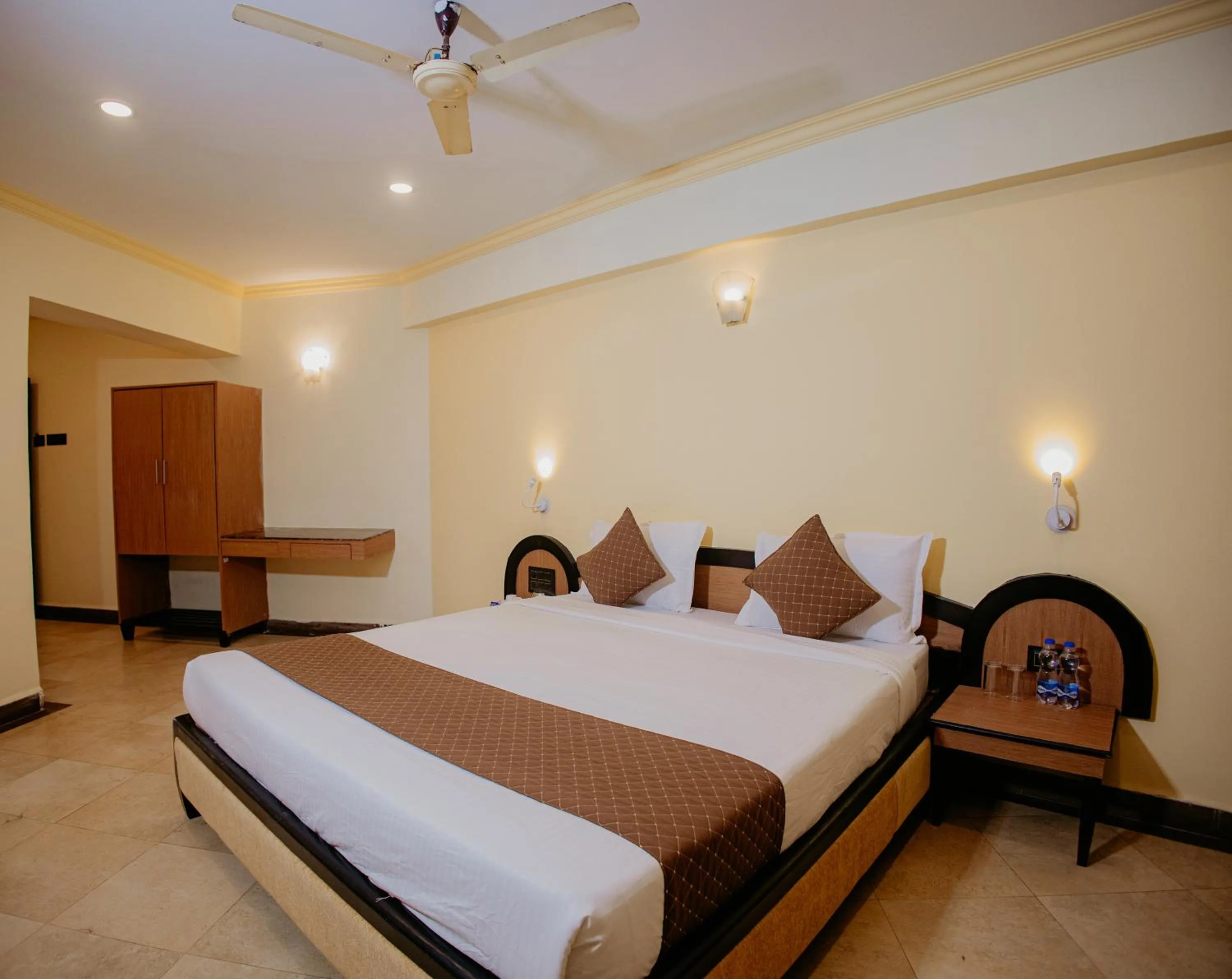 Bedroom, Bed in Om Shiv Hotel