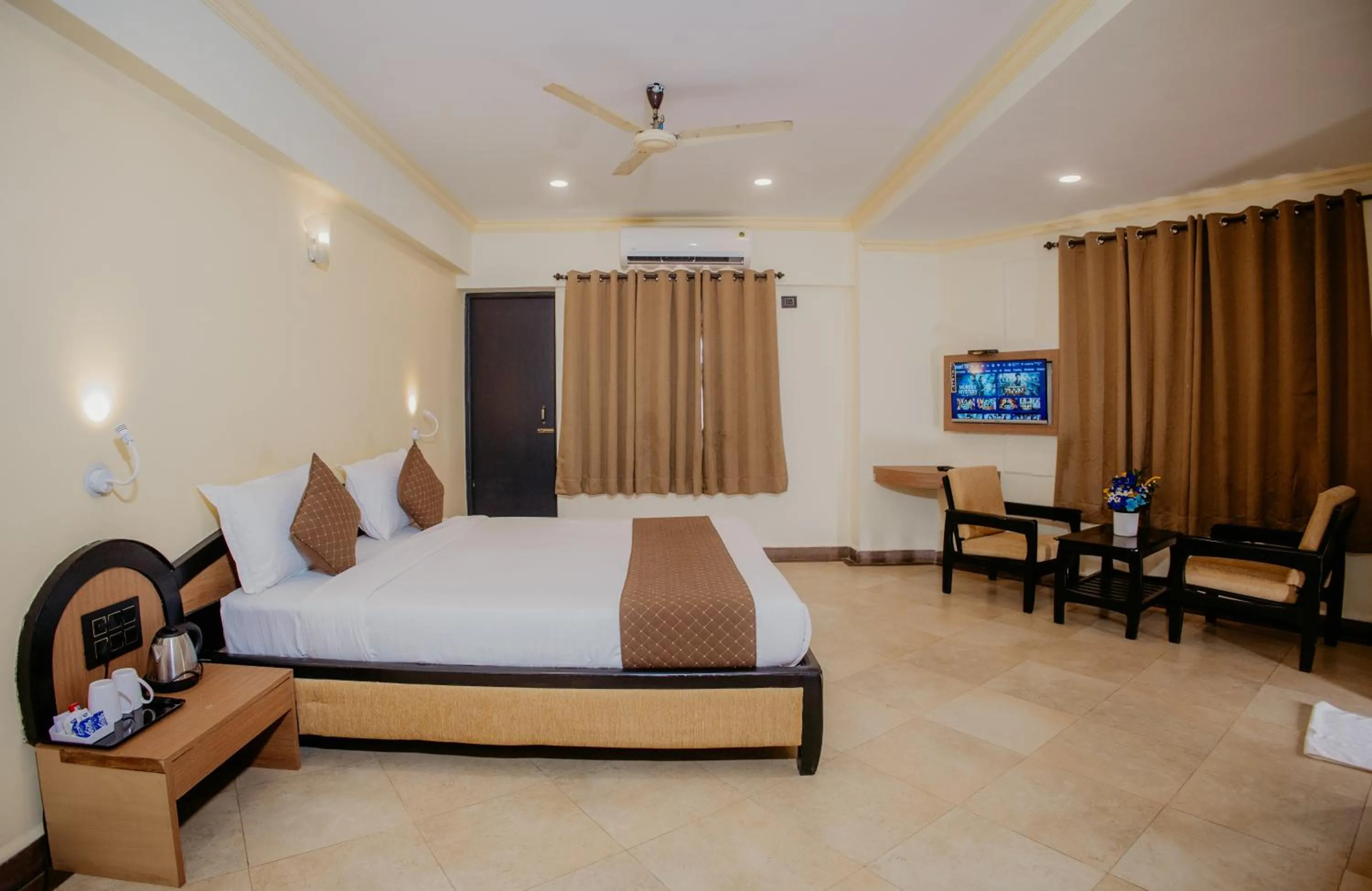 Bed in Om Shiv Hotel