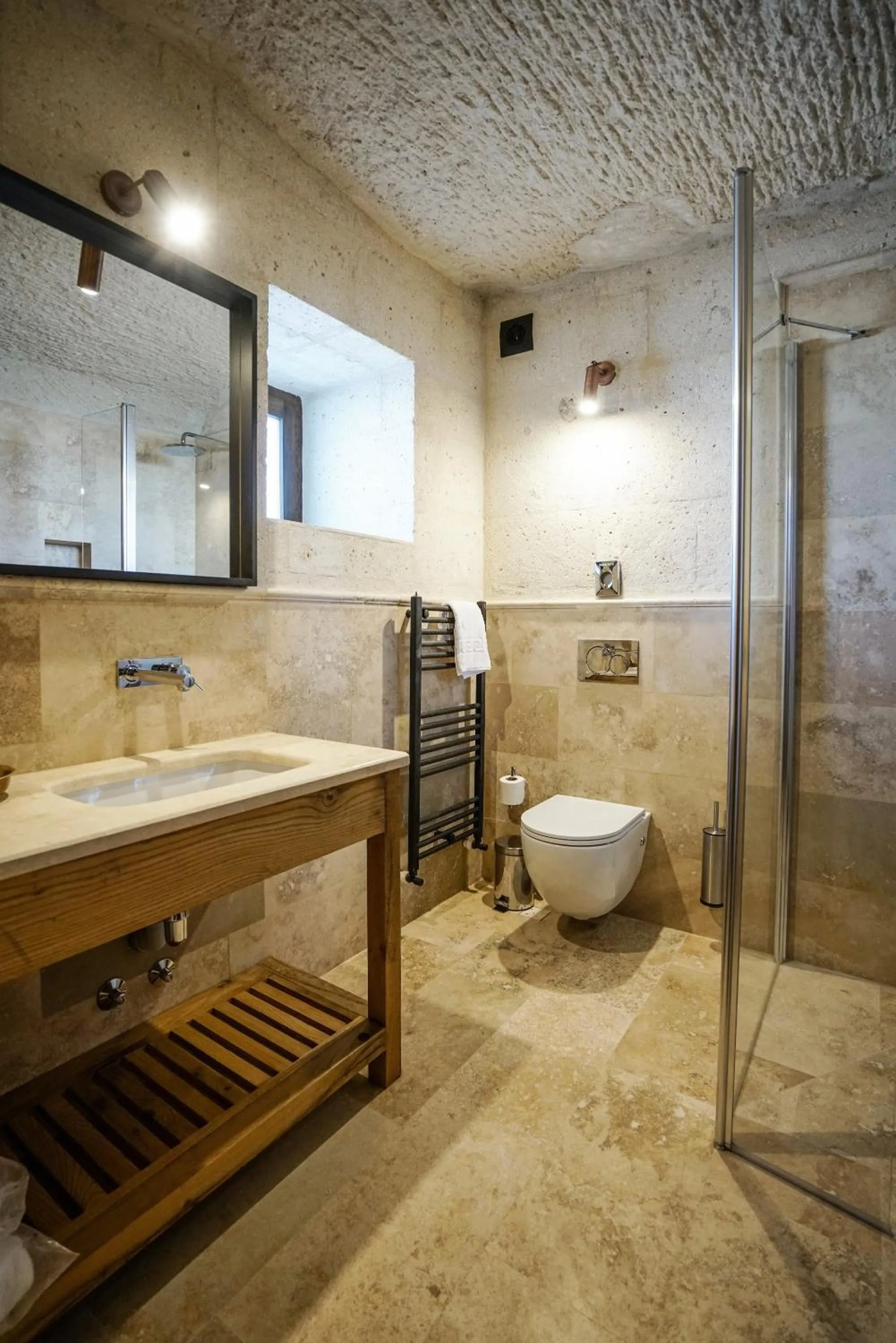 Shower in Luvi Cave Hotel