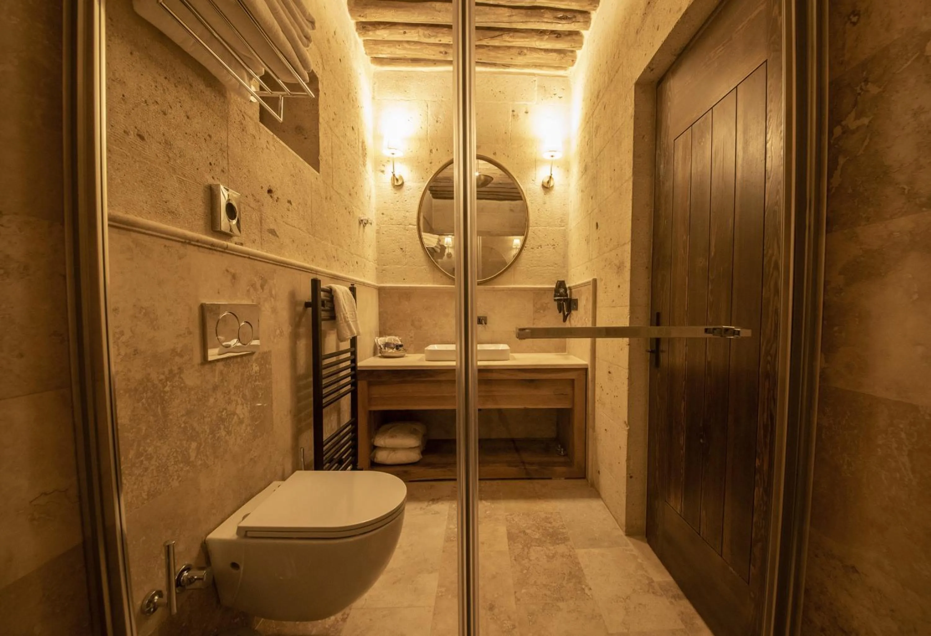 Shower in Luvi Cave Hotel