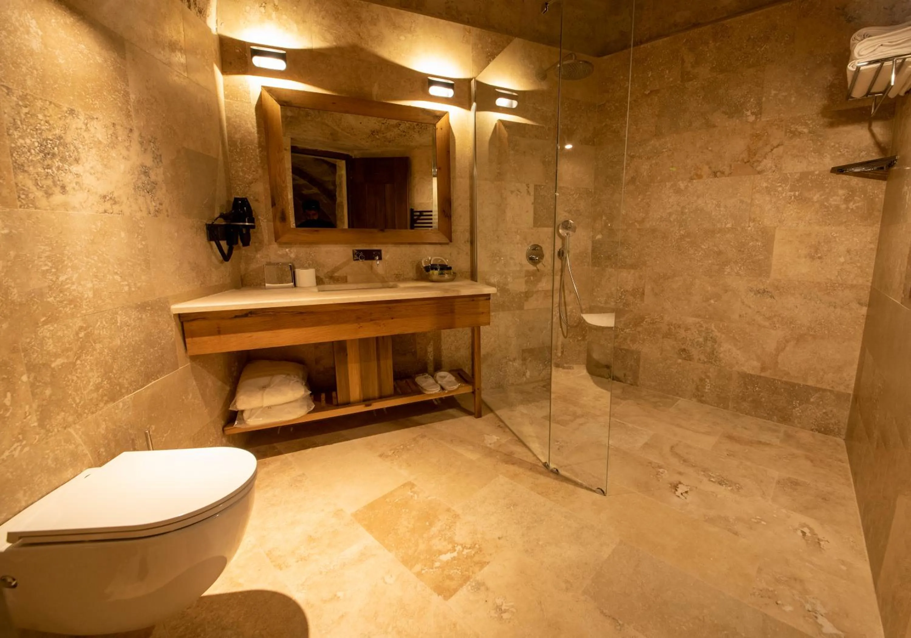 Shower in Luvi Cave Hotel