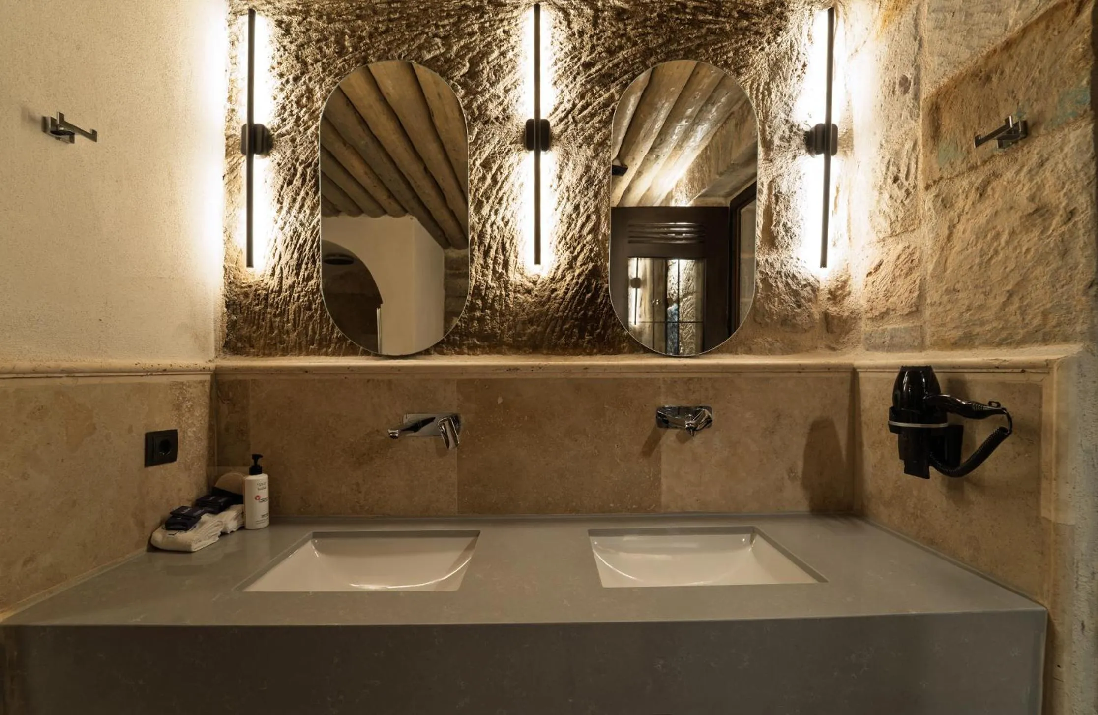 Bathroom in Luvi Cave Hotel